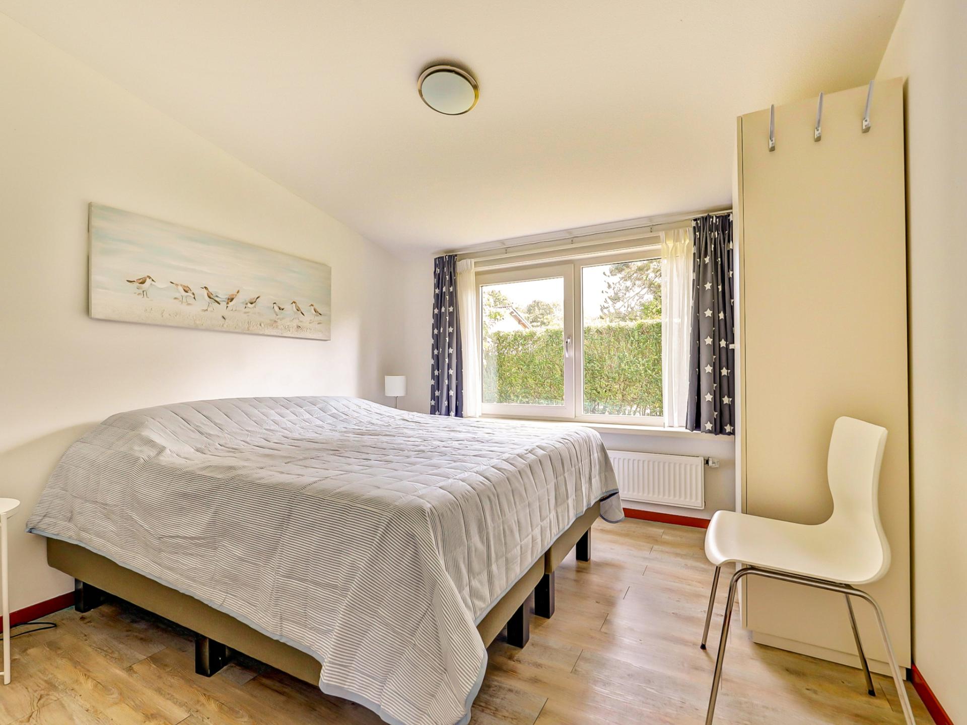 Vrijstaande villa aan zee met zonnige tuin en gashaard, 150m van centrum Kamperland - foto 5