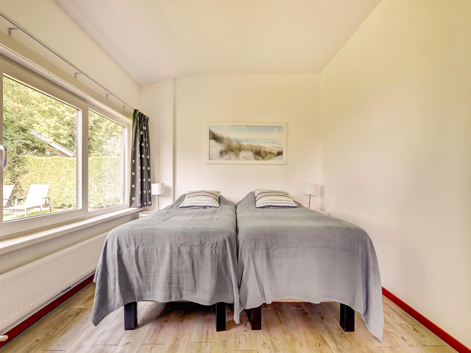 Vrijstaande villa aan zee met zonnige tuin en gashaard, 150m van centrum Kamperland - foto 14