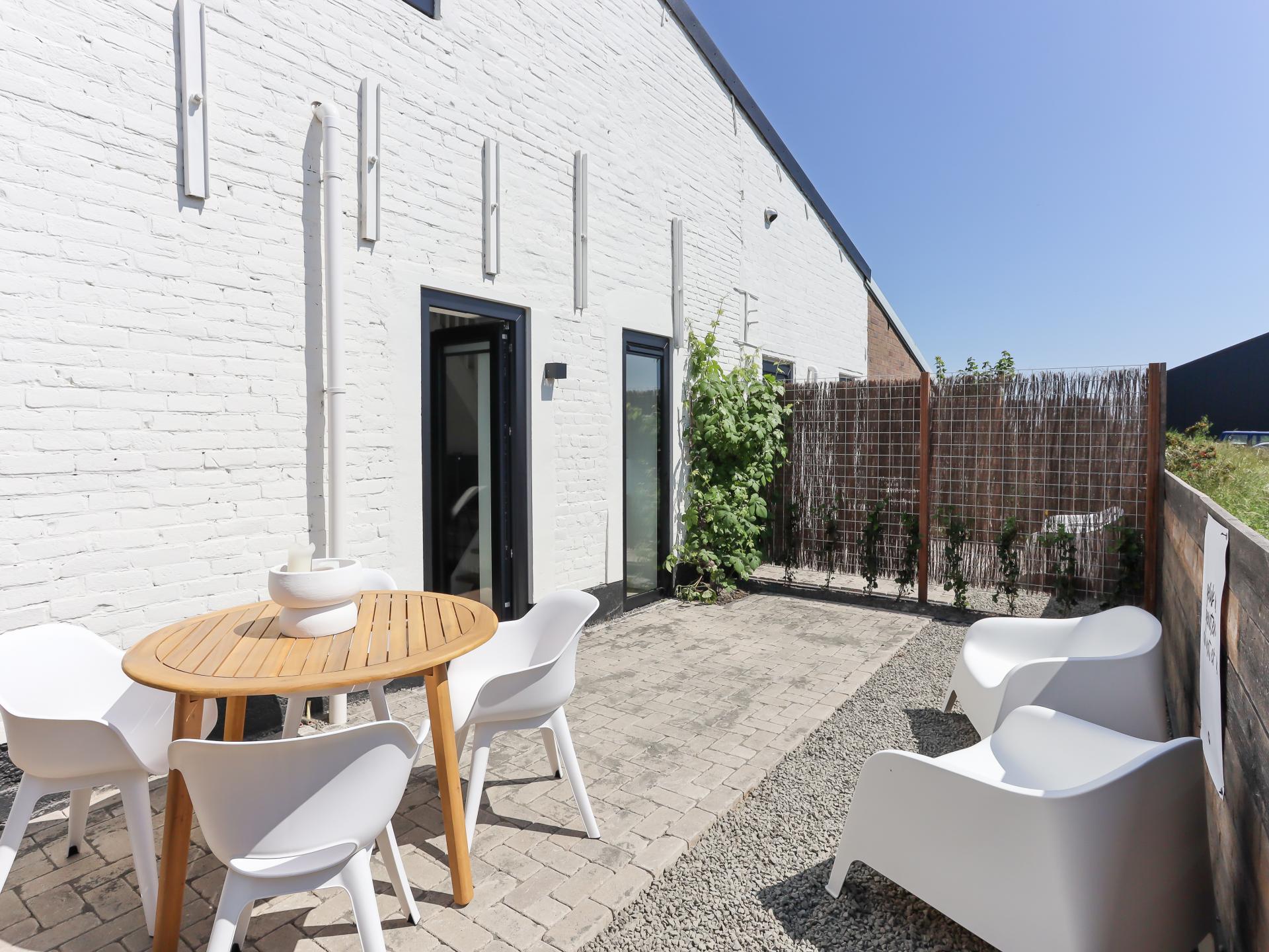 Lichte suite met tuin in rustig Kamperland, dicht bij zee en meer - foto 3