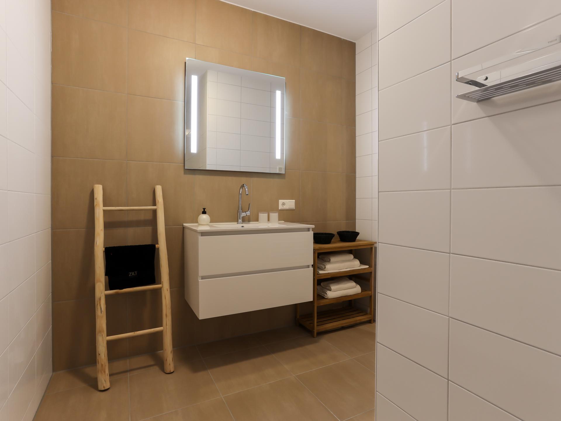 Modern appartement met balkon aan de haven van Kamperland - foto 30