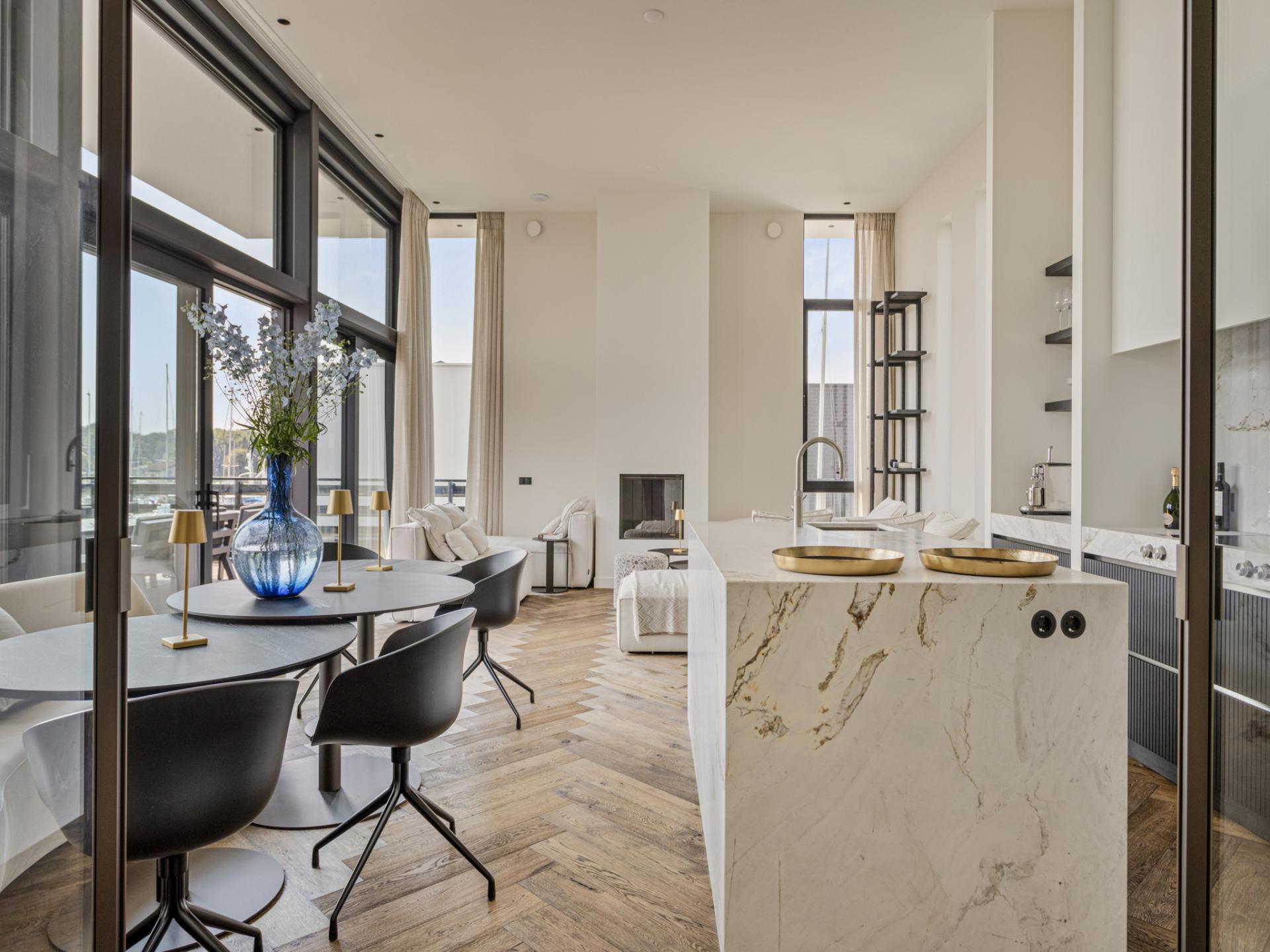 Luxe watervilla met zwembad en steiger aan het water in Kamperland - foto 9