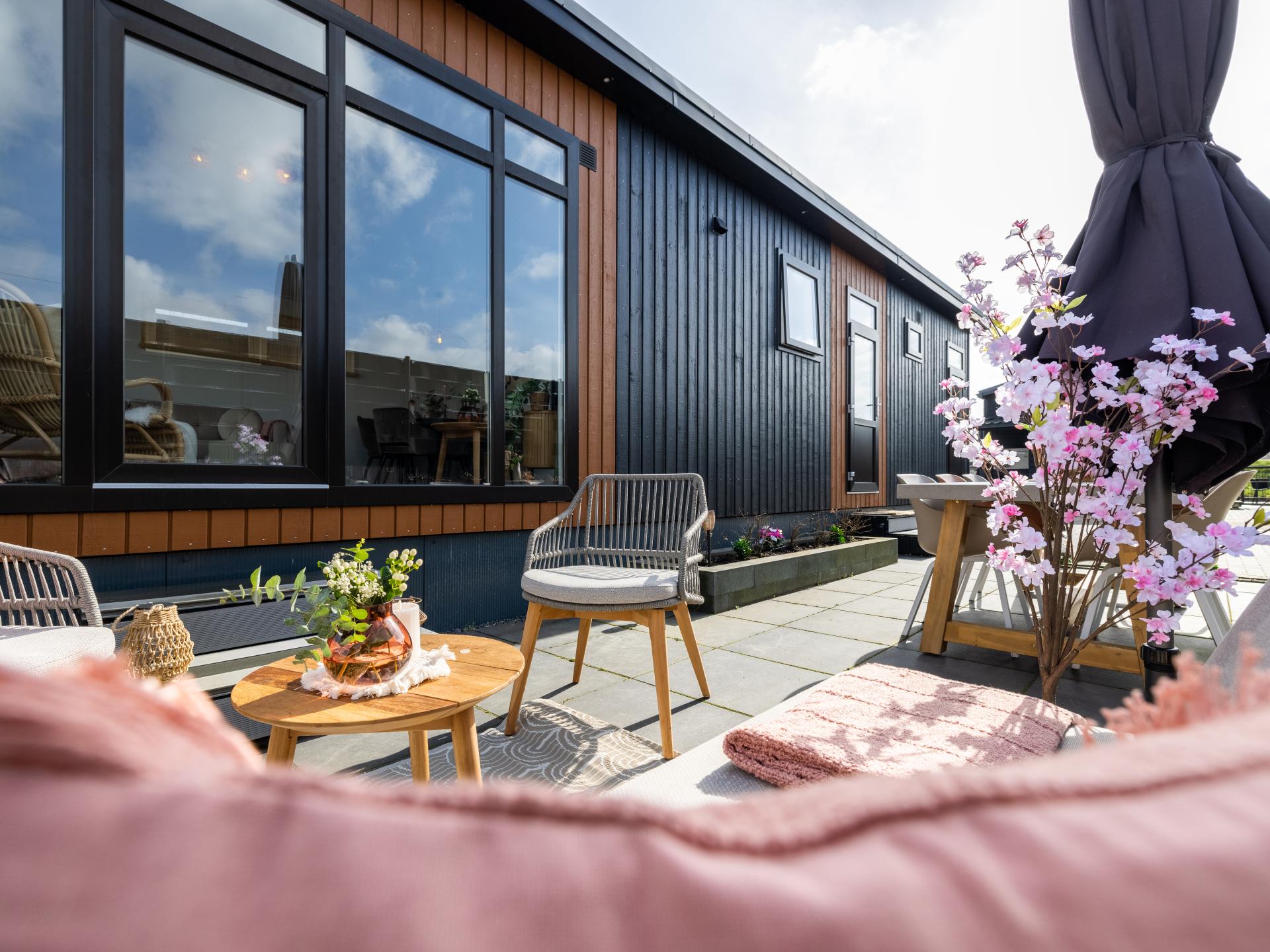 Sfeervolle water lodge met zonnig terras in hartje Giethoorn - foto 31