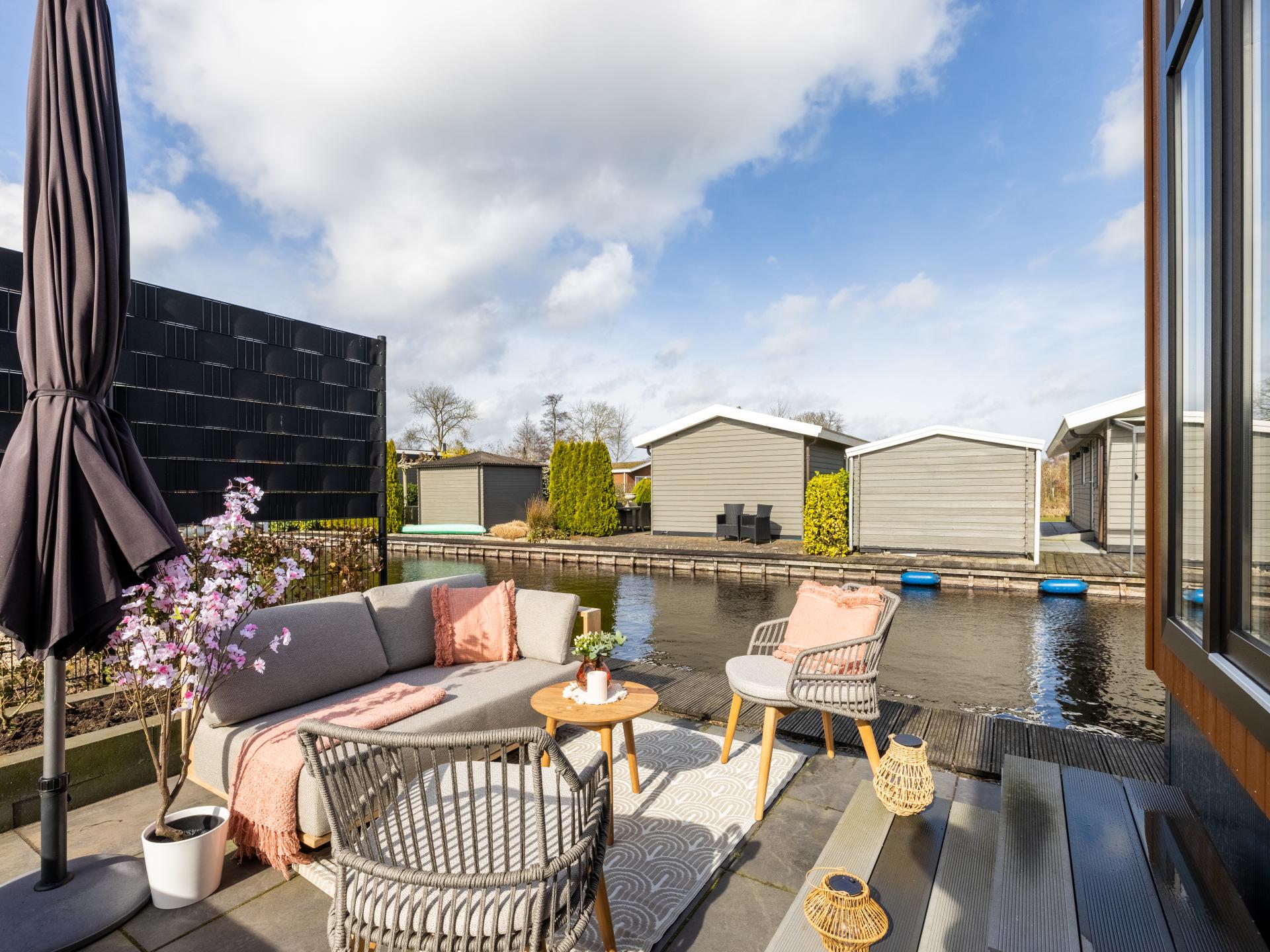 Sfeervolle water lodge met zonnig terras in hartje Giethoorn - foto 35