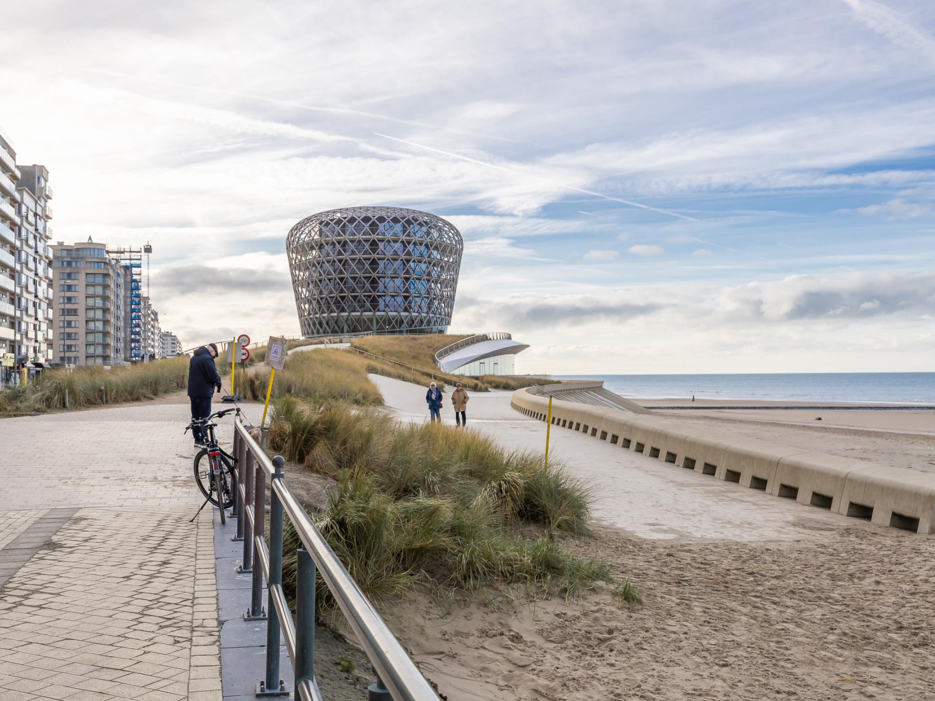 Appartement met frontaal zeezicht op de zeedijk van Middelkerke - foto 16