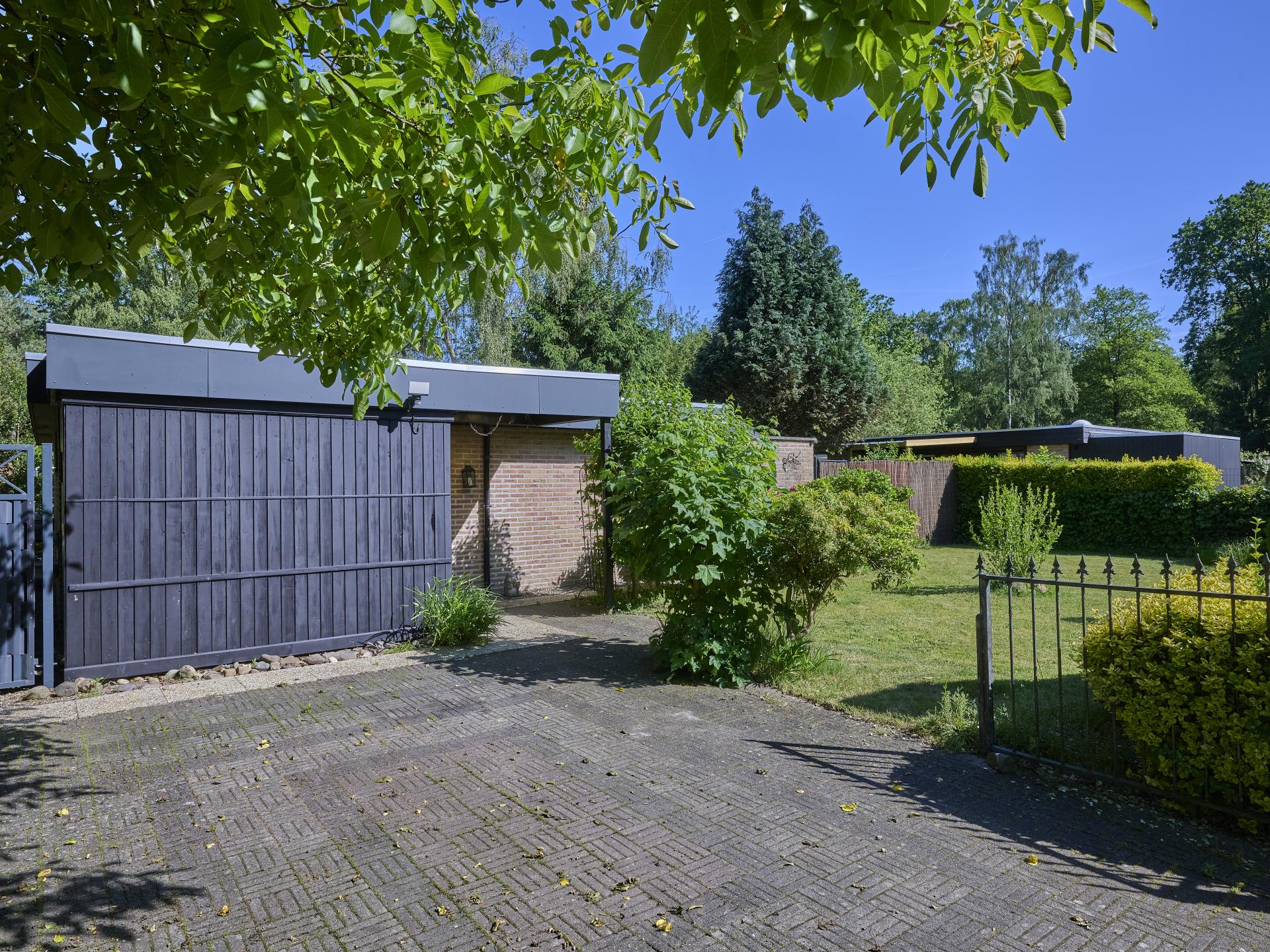 Hondvriendelijke bungalow aan de bosrand in Lanaken met zwemmeer - foto 35