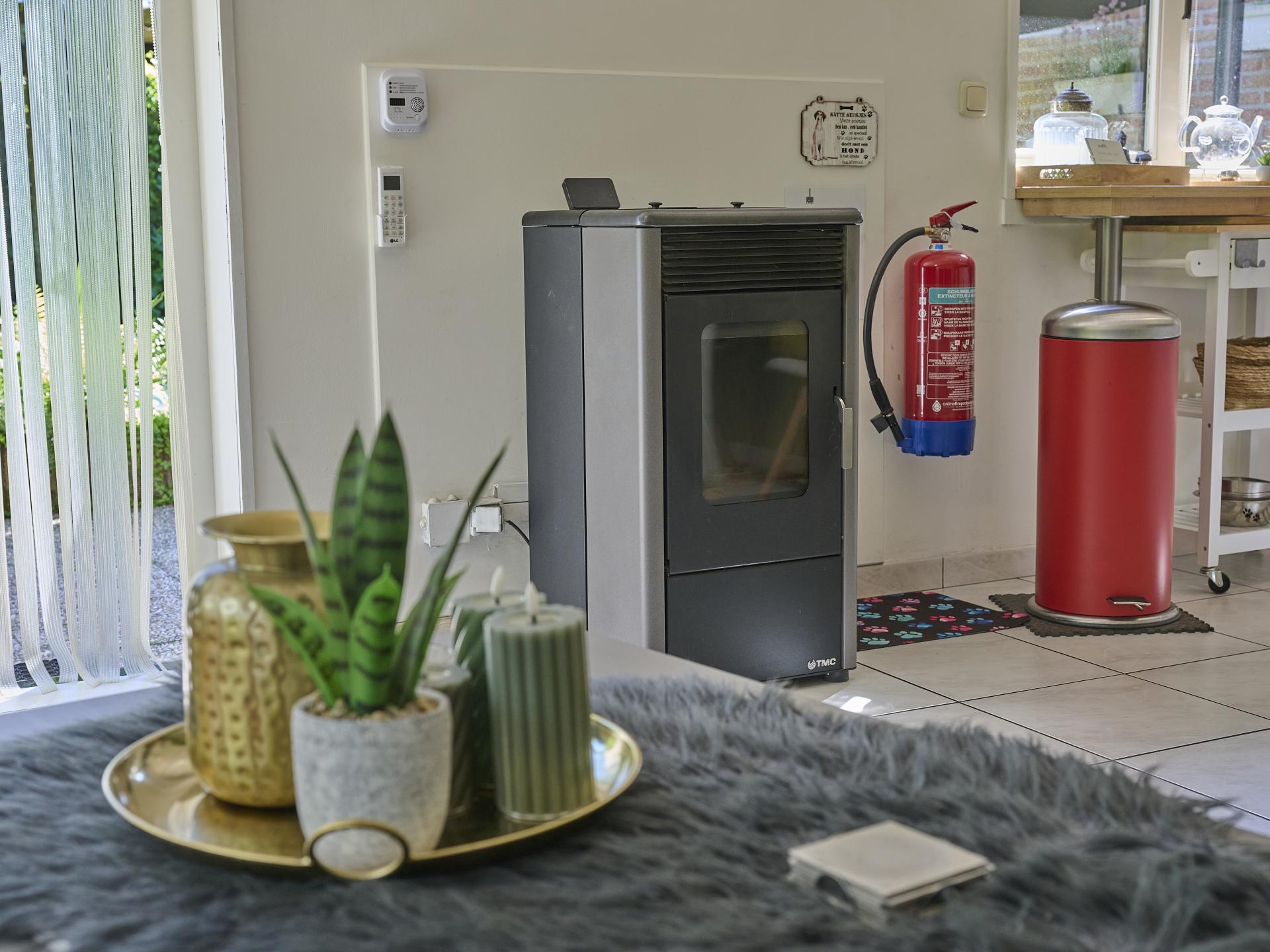 Hondvriendelijke bungalow aan de bosrand in Lanaken met zwemmeer - foto 10