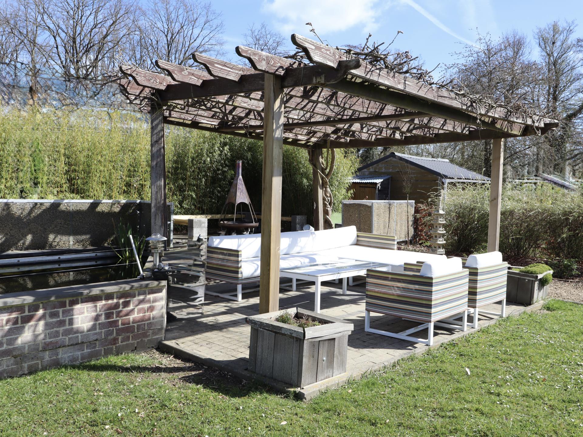 Ruim gezinschalet aan de bosrand bij Biron met grote tuin - foto 33