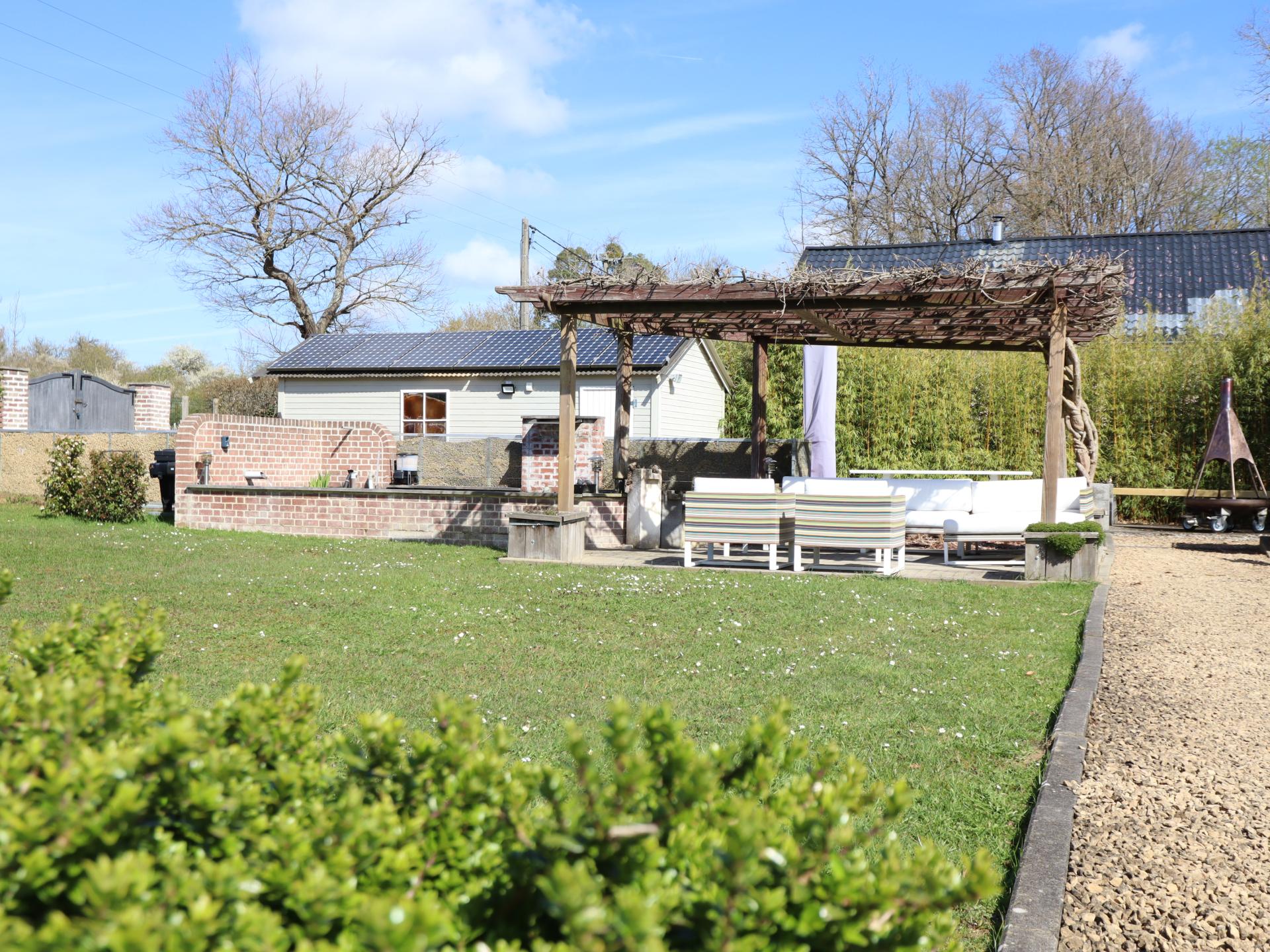 Ruim gezinschalet aan de bosrand bij Biron met grote tuin - foto 28