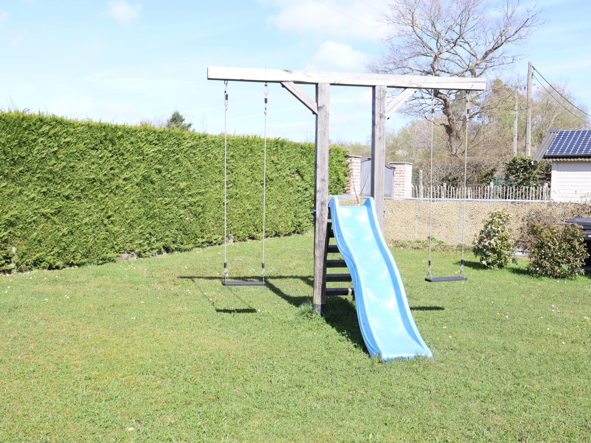 Ruim gezinschalet aan de bosrand bij Biron met grote tuin - foto 31