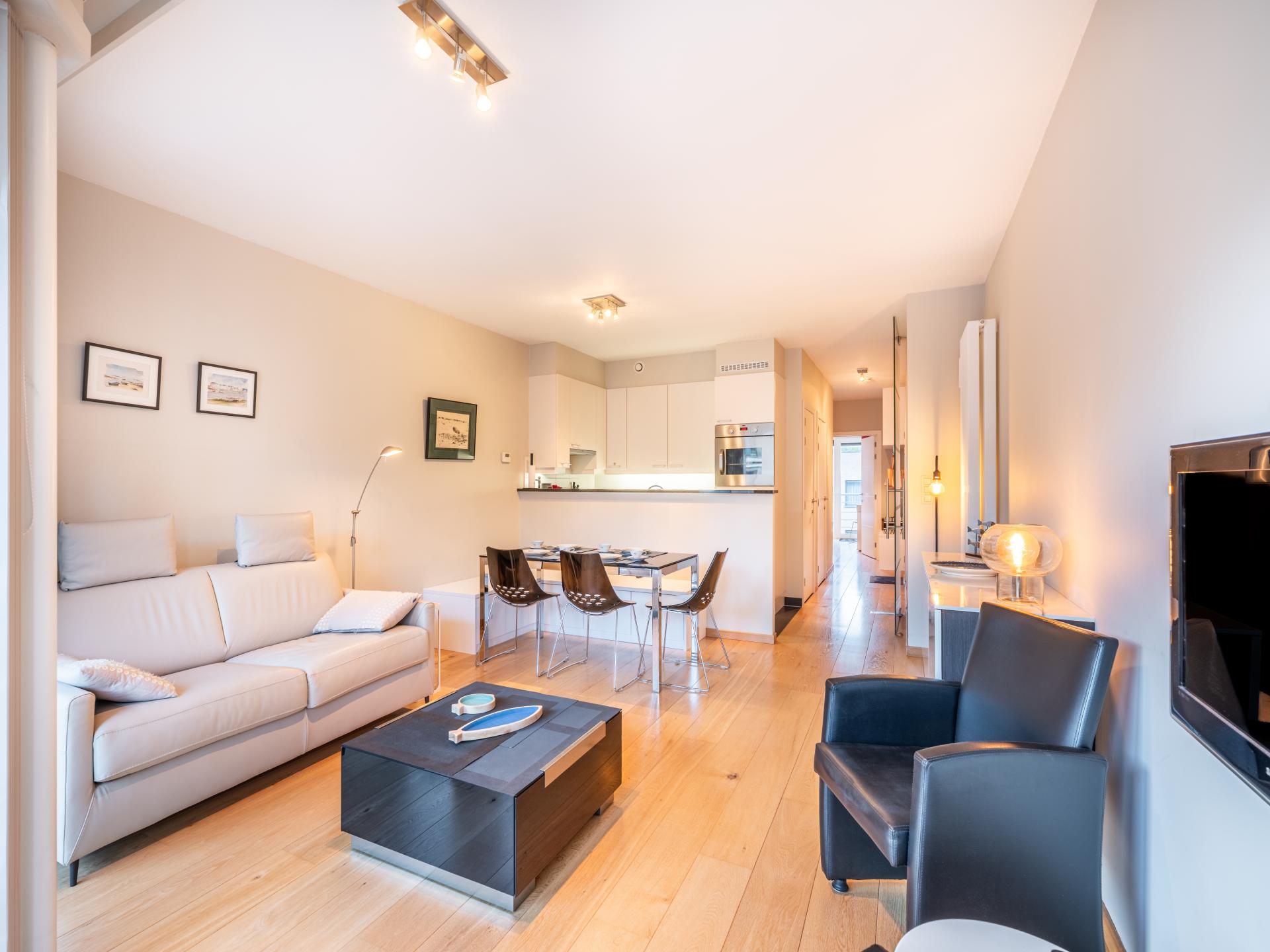 Licht appartement met 2 balkons in hartje Koksijde, 500m van strand - foto 5