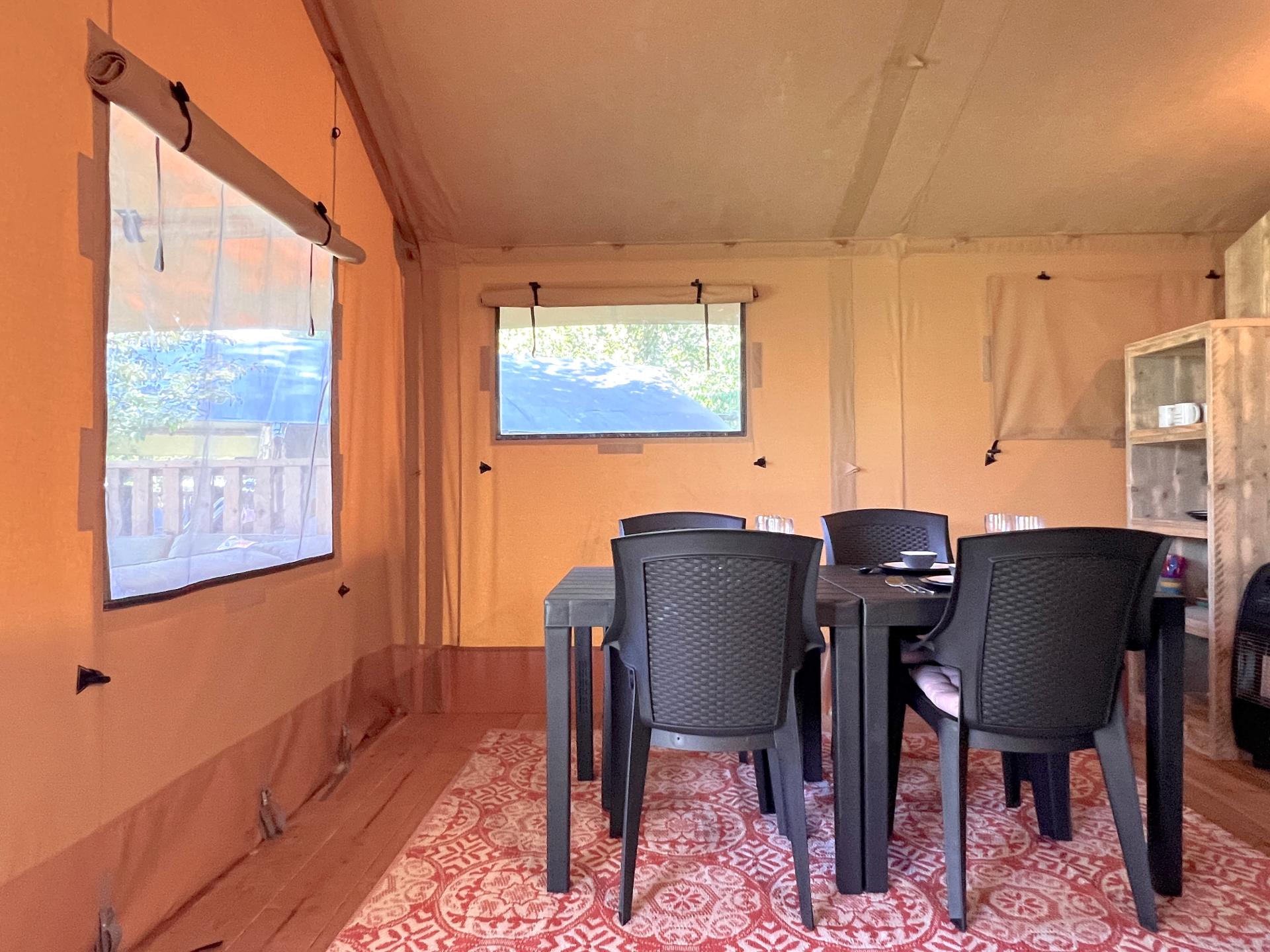 Luxe safaritent op de Veluwe voor 6 personen, nabij bos en centrum - foto 14