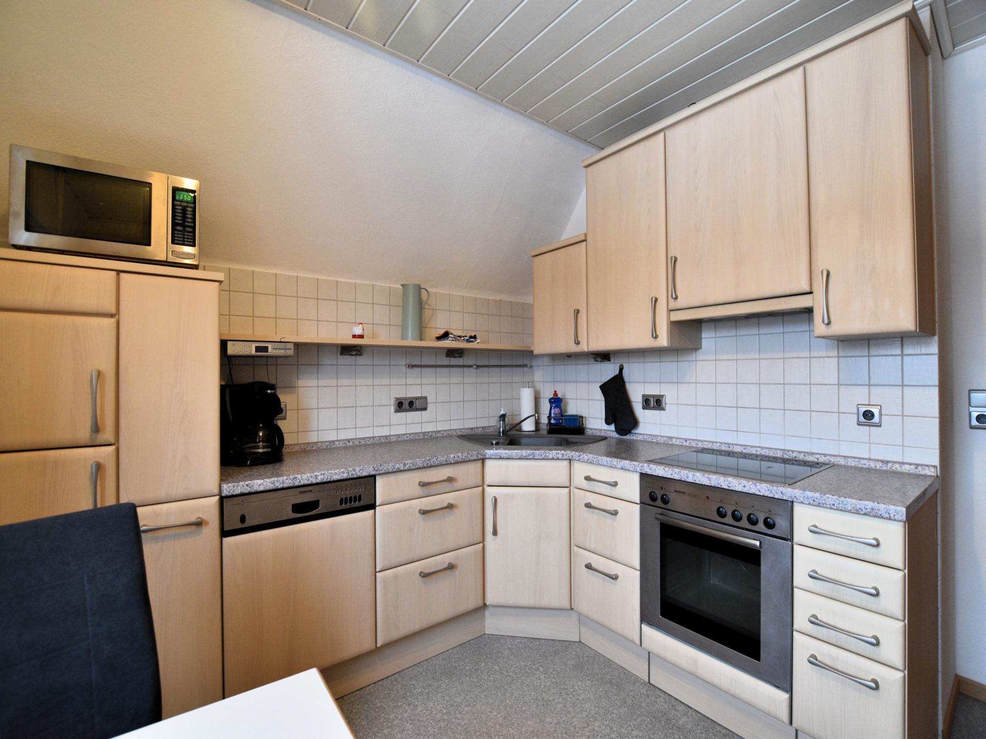 Ruim appartement voor 6 in het Weserbergland met balkon en boszicht - foto 12