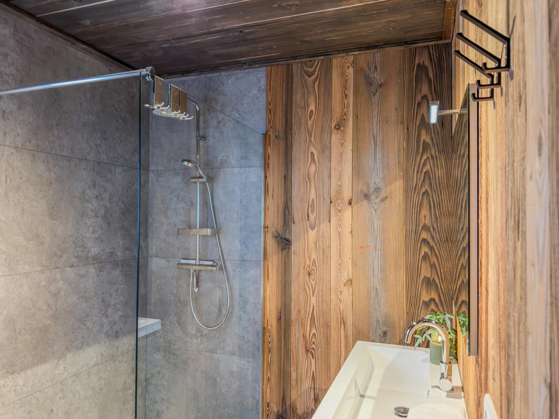 Luxe chalet met privésauna en uitzicht op de Afritzer See - foto 28