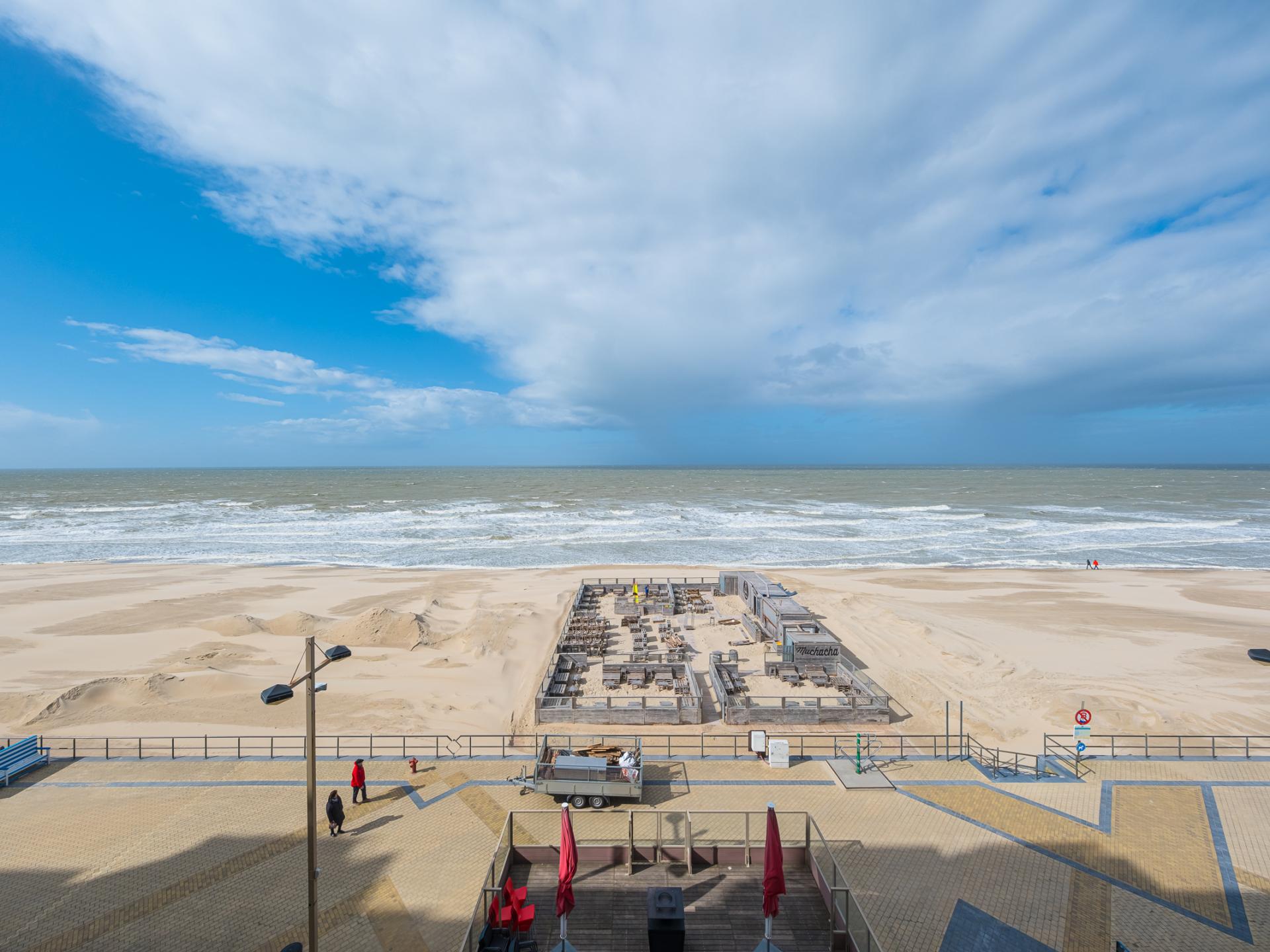 Licht appartement op de Zeedijk met onbelemmerd zeezicht in Middelkerke - foto 4