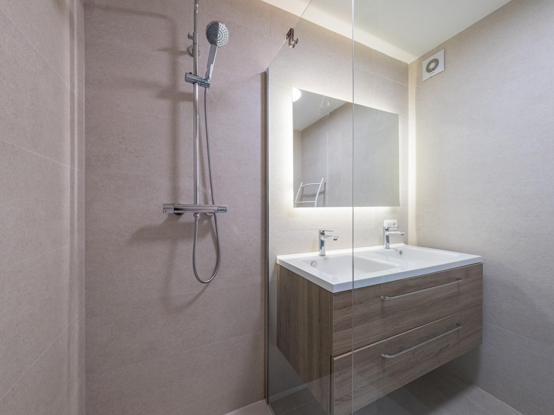 Centraal gelegen modern appartement met frontaal zeezicht in Middelkerke - foto 14