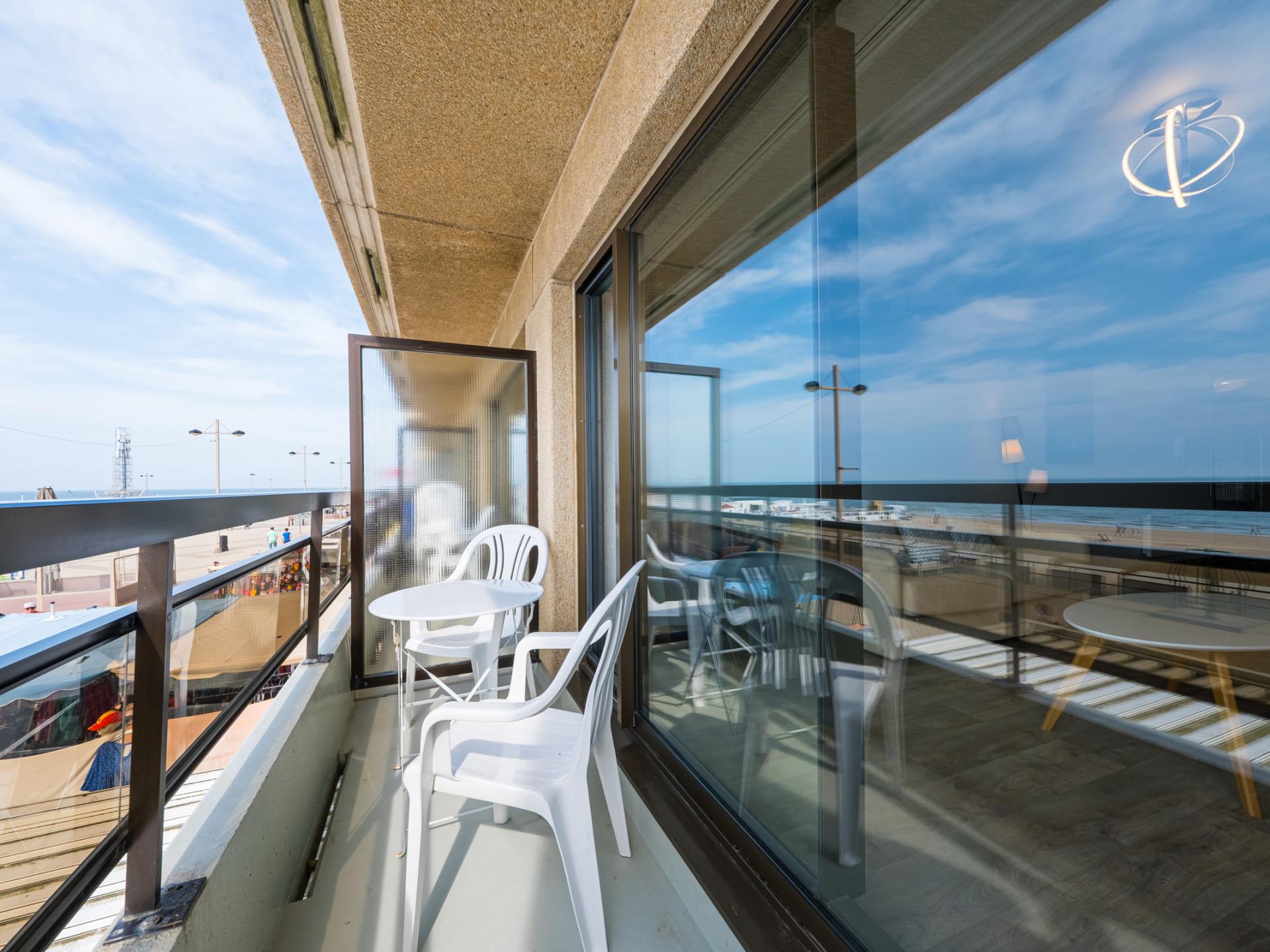 Centraal gelegen modern appartement met frontaal zeezicht in Middelkerke - foto 3