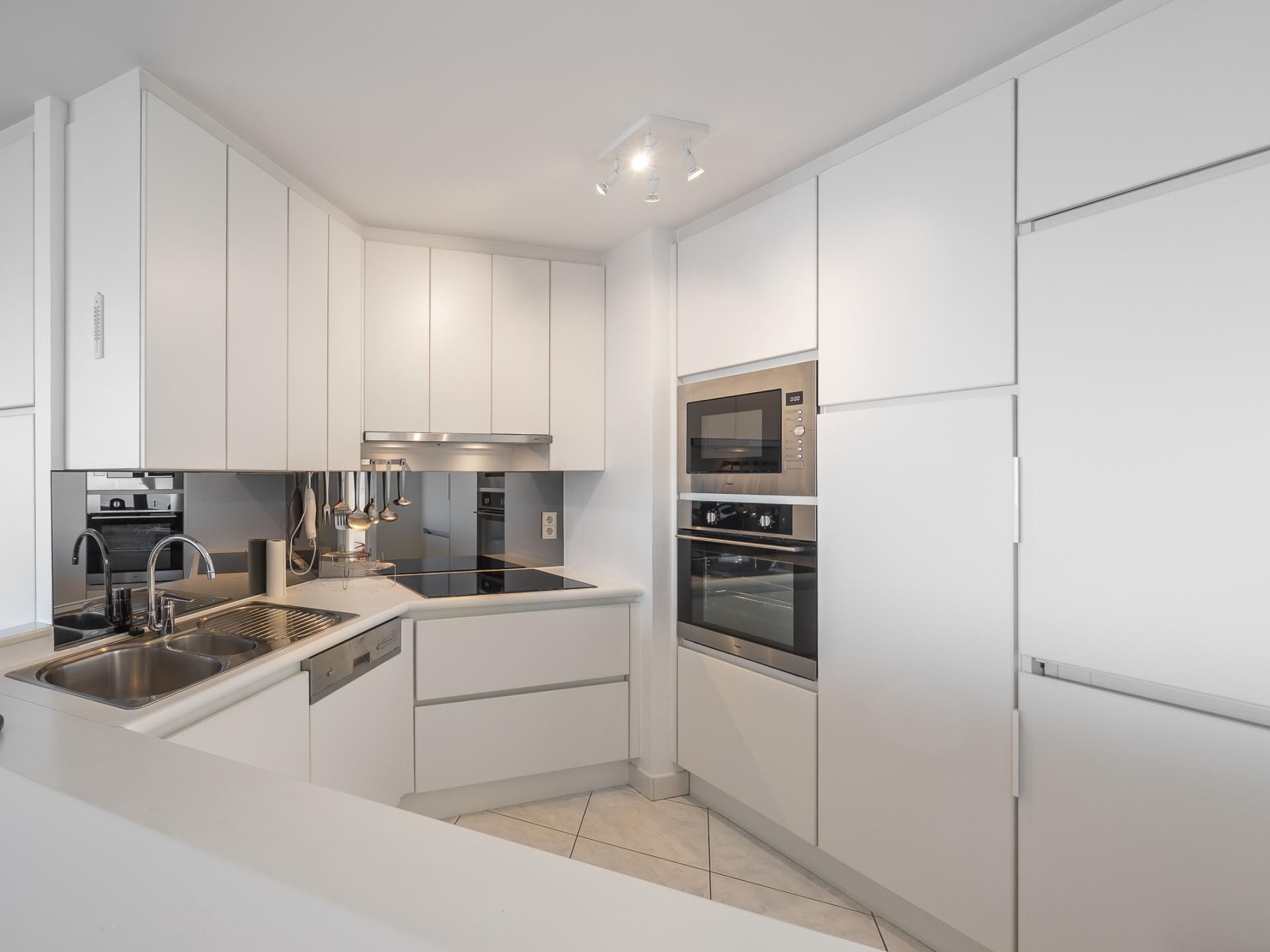 Zonnig appartement op de 7e verdieping met zeezicht en twee terrassen - foto 7