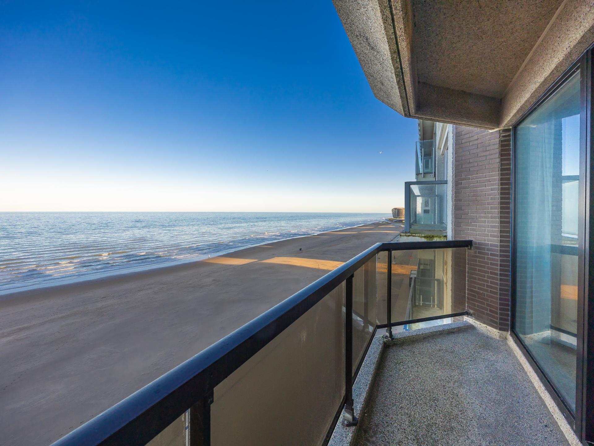 Zonnig appartement op de 7e verdieping met zeezicht en twee terrassen - foto 1