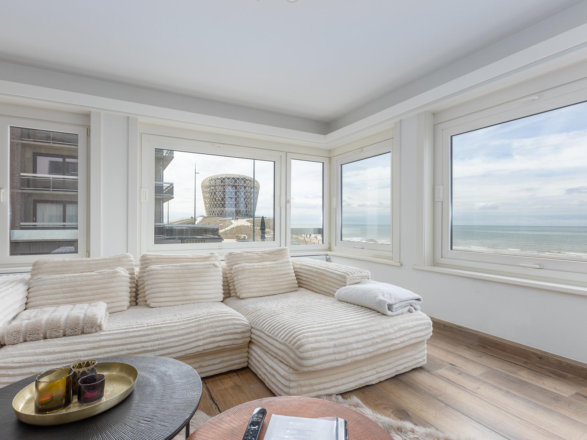 Hoekappartement met zeezicht in hartje Middelkerke, 80m van centrum - foto 1