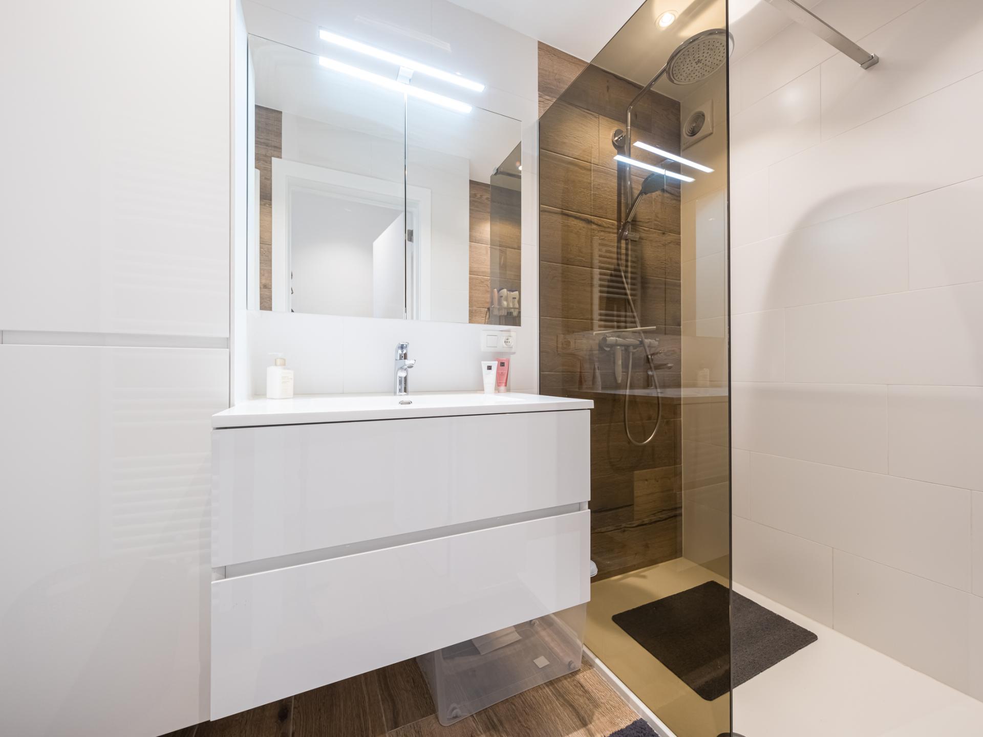 Hoekappartement met zeezicht in hartje Middelkerke, 80m van centrum - foto 11