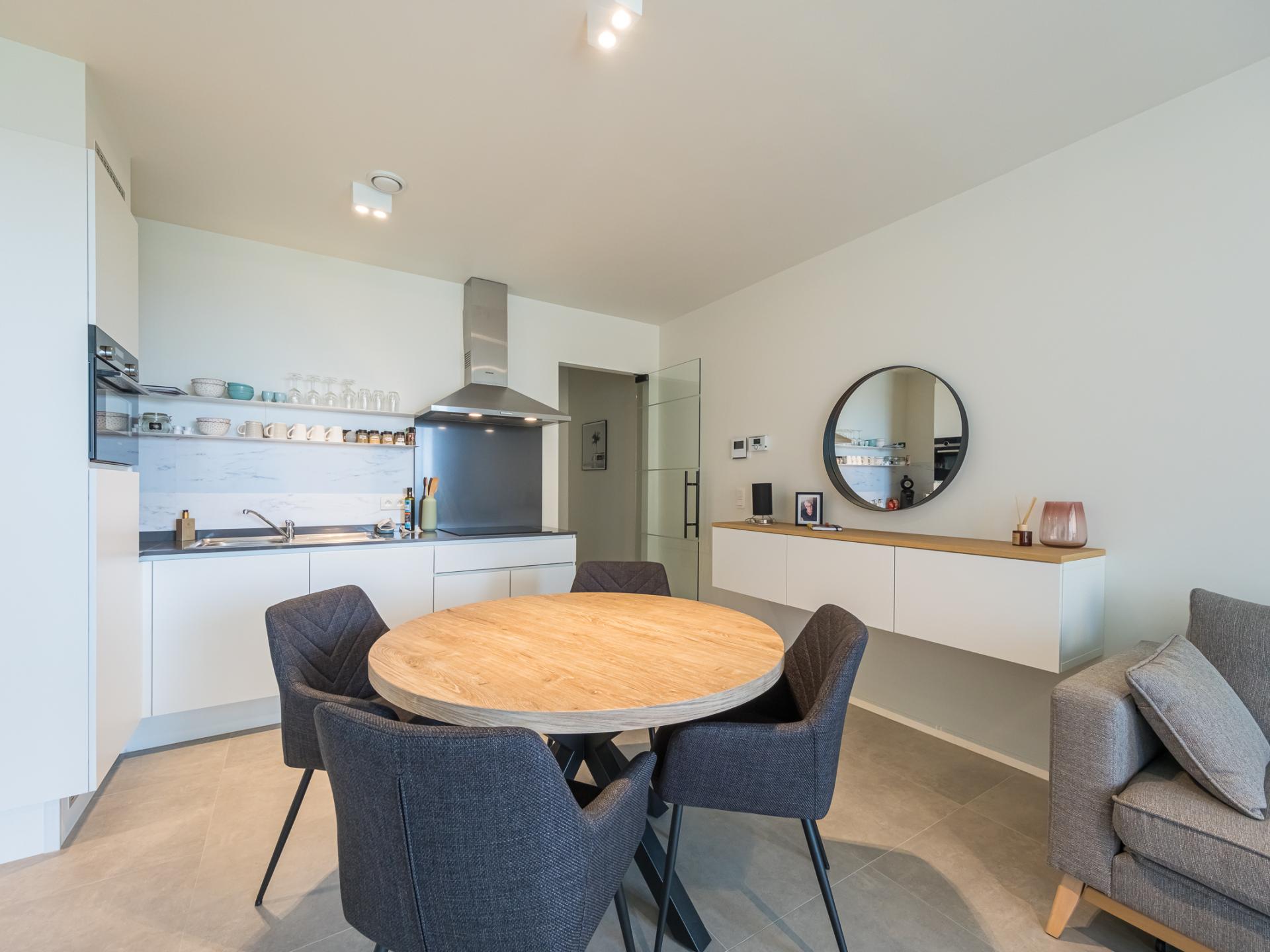 Licht nieuwbouwappartement op 100m van centrum, strand op 600m - foto 7