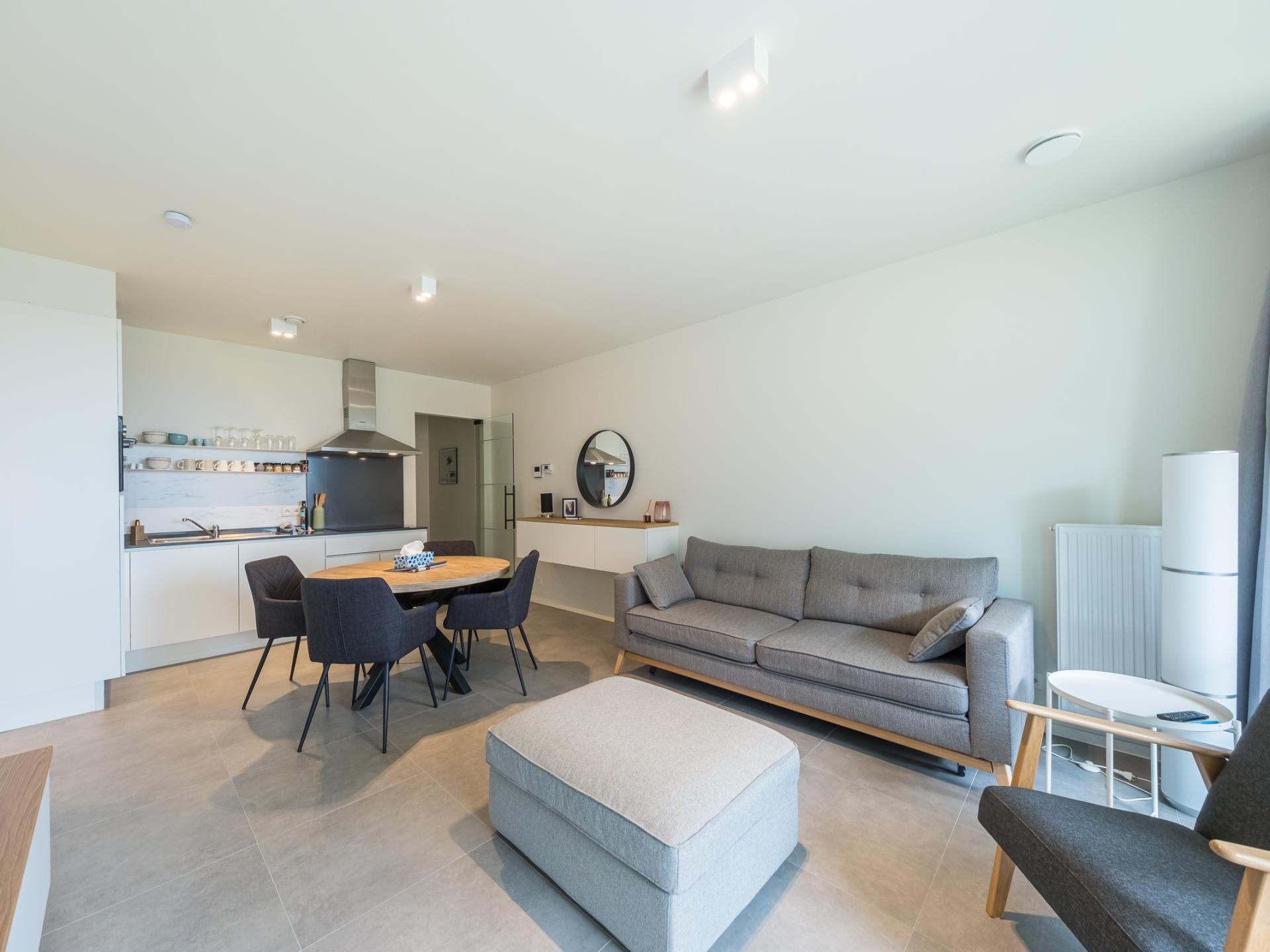 Licht nieuwbouwappartement op 100m van centrum, strand op 600m - foto 2