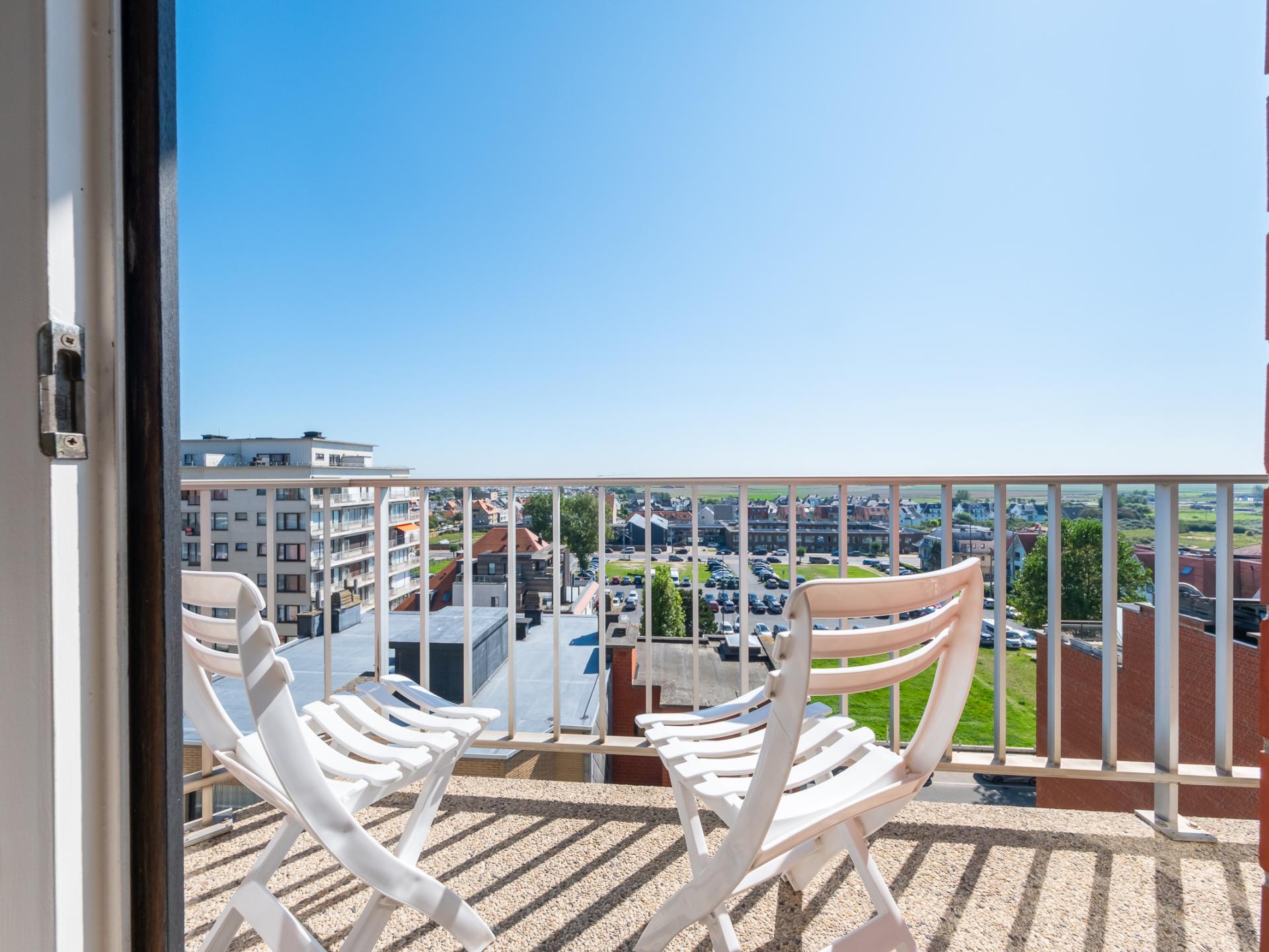 Lichtrijk appartement op de 8e etage met weids zeezicht - foto 3