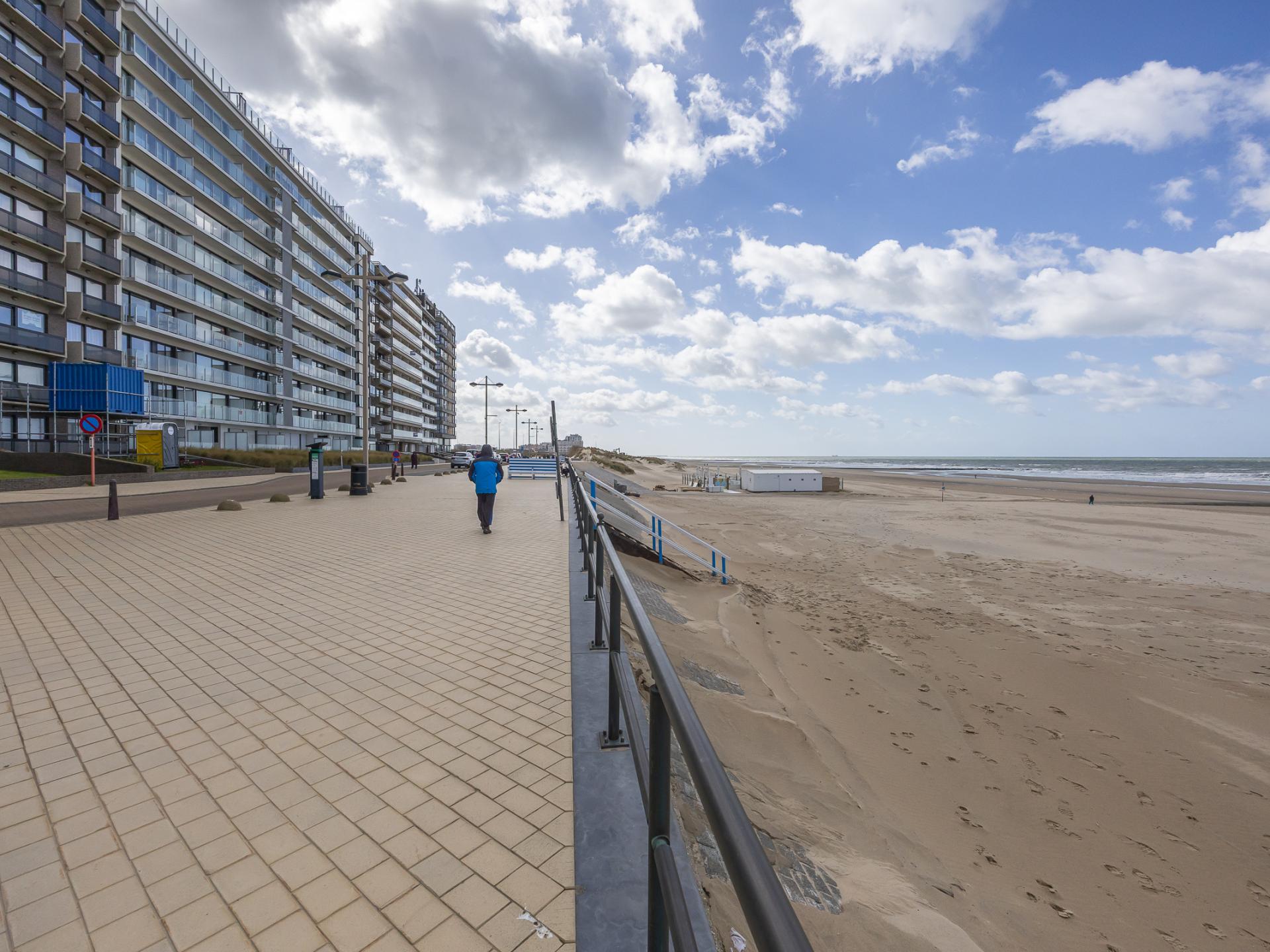 Zonovergoten appartement met zeezicht in Middelkerke, vlakbij strand - foto 17