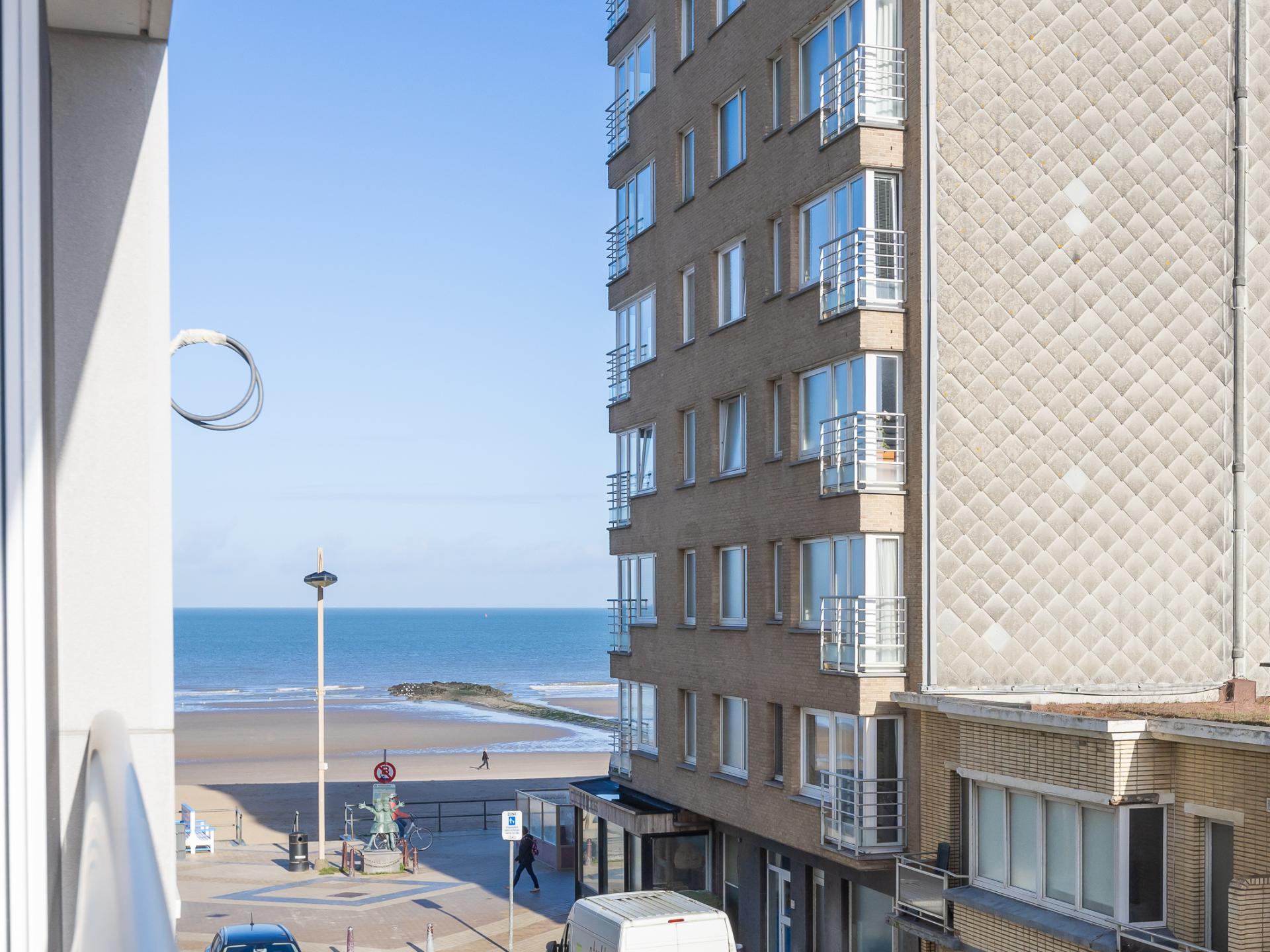 Licht hoekappartement voor 6 op 25 meter van de Zeedijk in Middelkerke - foto 4