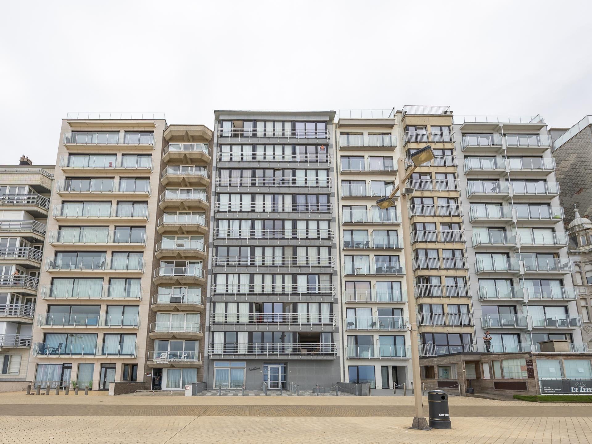 Lichtrijke studio op de 3e verdieping met adembenemend zeezicht in Middelkerke - foto 13