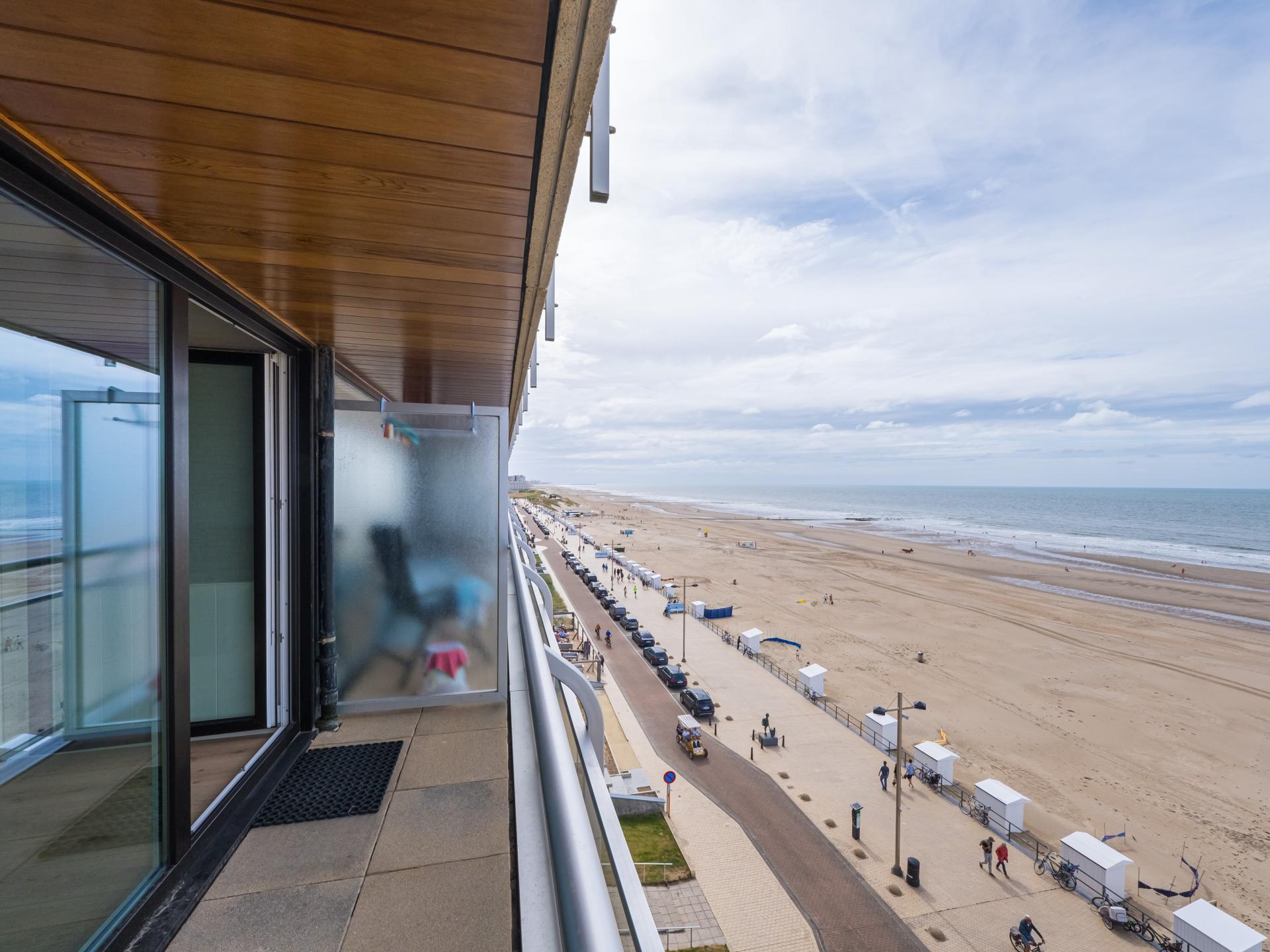 Lichtrijke studio aan zee met panoramisch uitzicht en garage in Middelkerke - foto 4