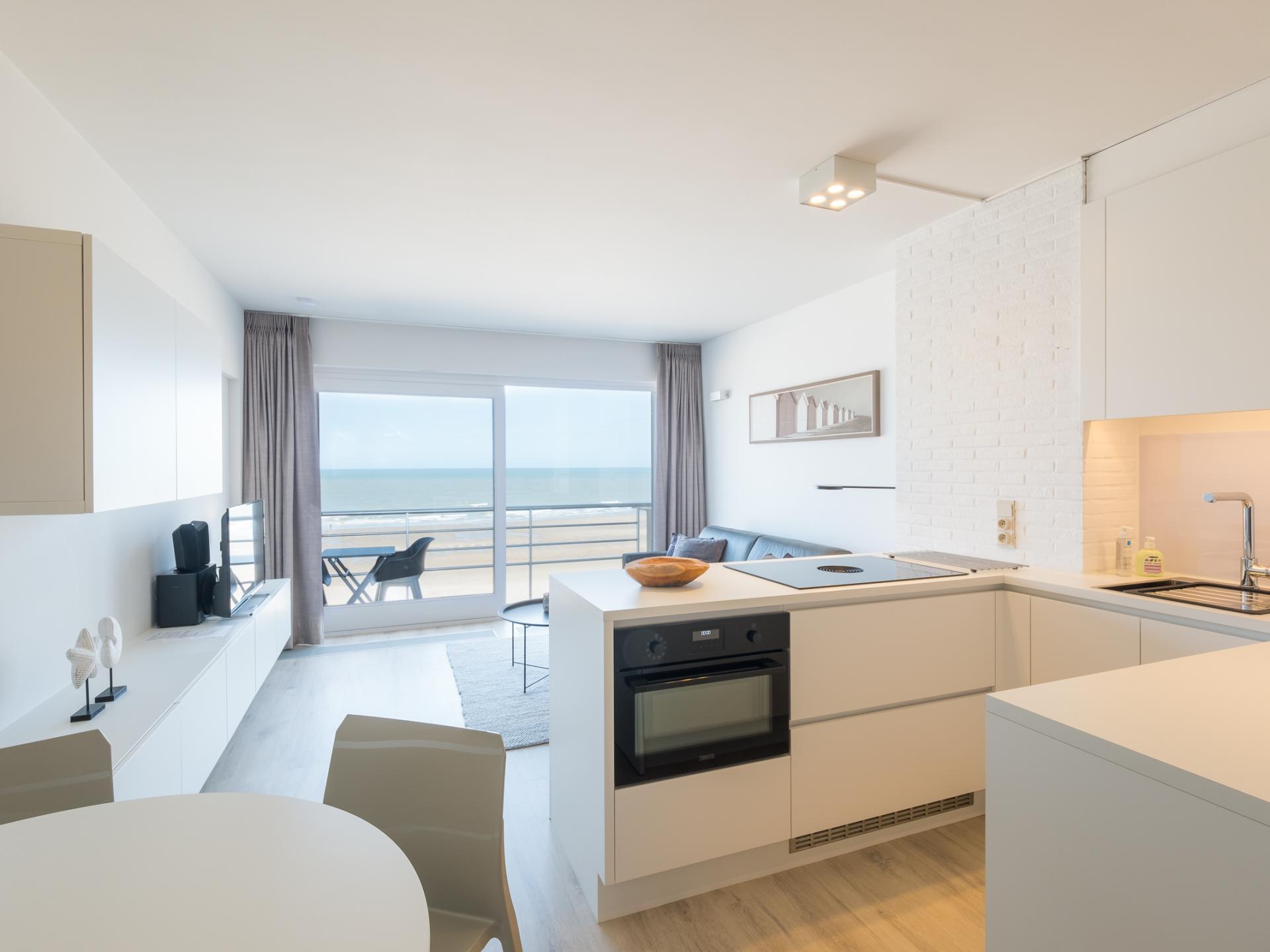 Zonovergoten studio op de 4e verdieping met panoramisch zeezicht in Middelkerke - foto 1