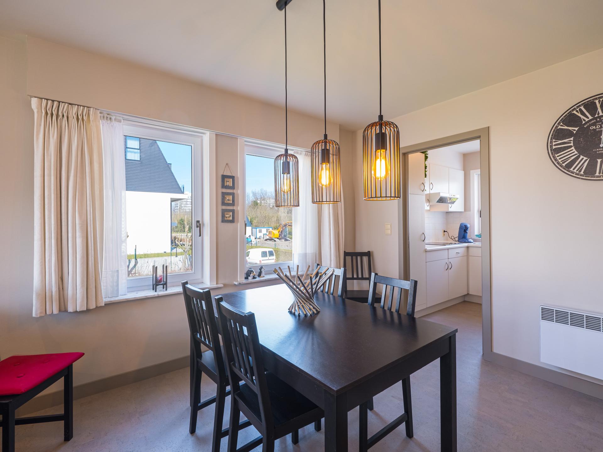 Licht appartement met terras en zwembad, 200m van centrum en strand - foto 7