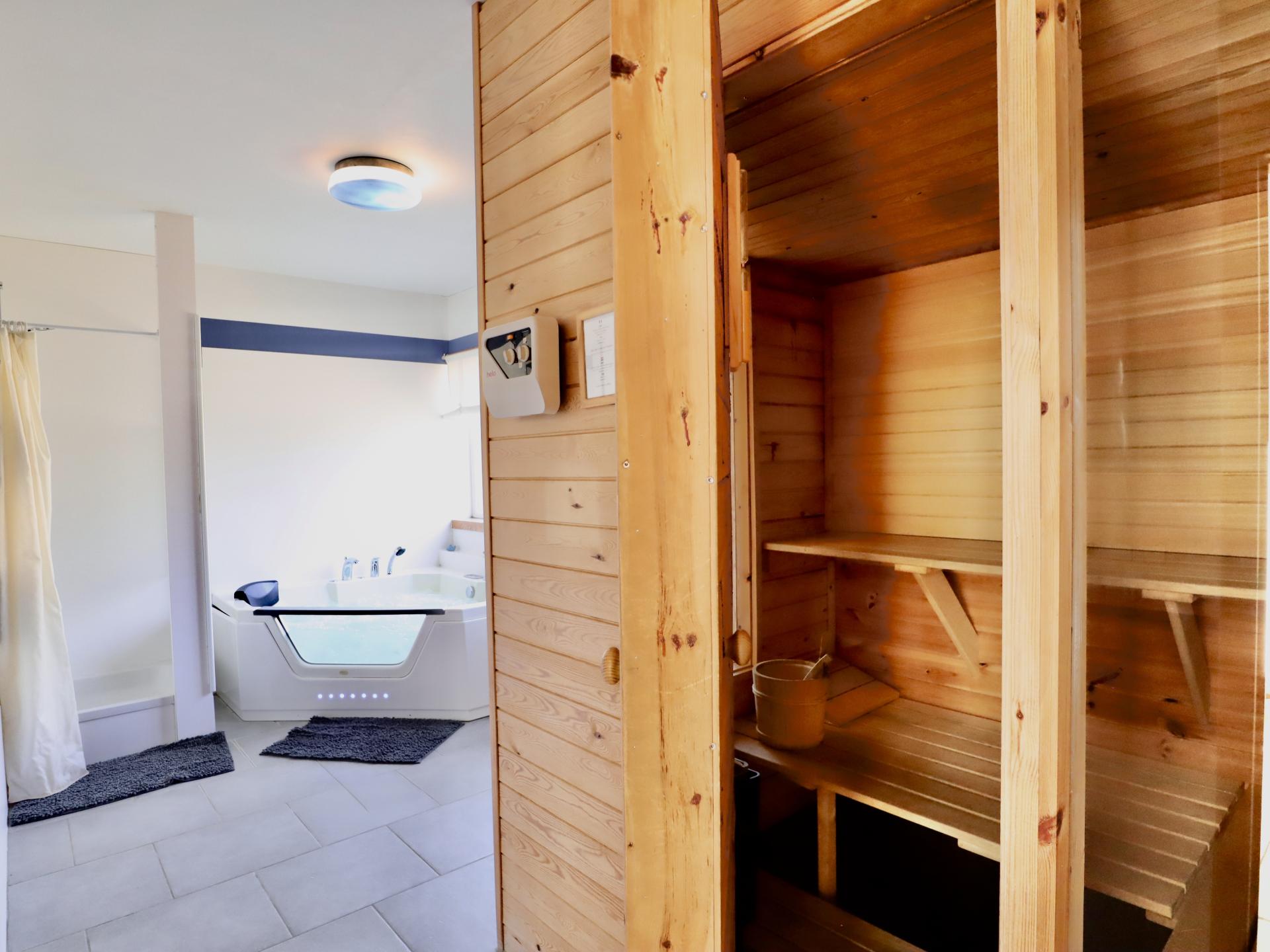 Luxe vakantiehuis aan de rivier in Coo met privé sauna, spa en strand - foto 25