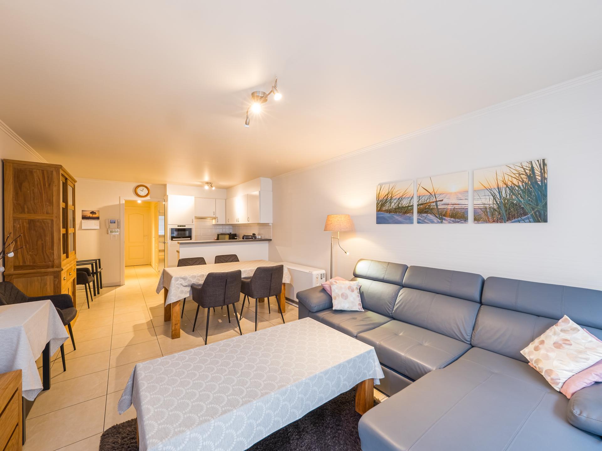 Licht appartement in centrum Middelkerke met terras, vlakbij zee - foto 2