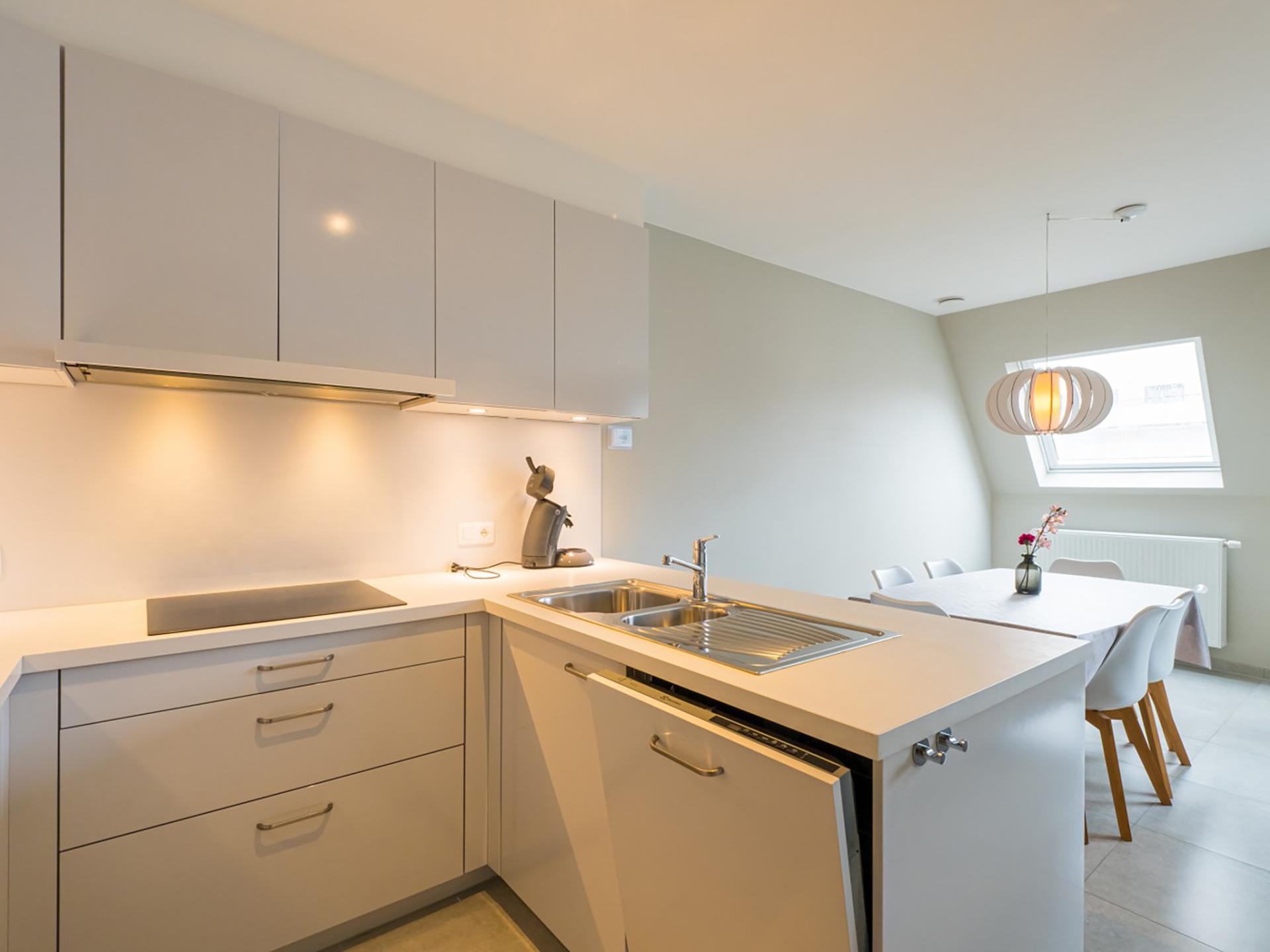 Licht appartement in Middelkerke met terras en zijzeezicht - foto 6
