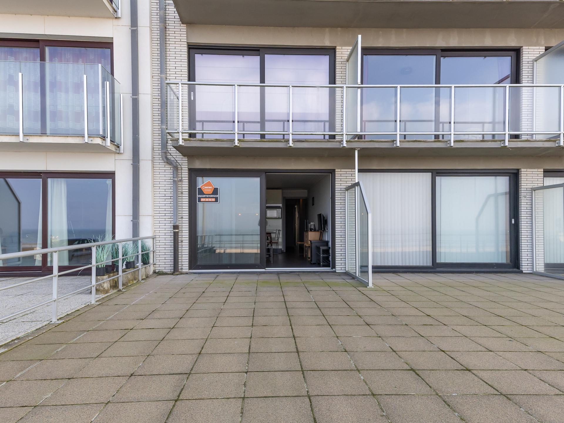 Licht appartement op de zeedijk met terras in Middelkerke - foto 19