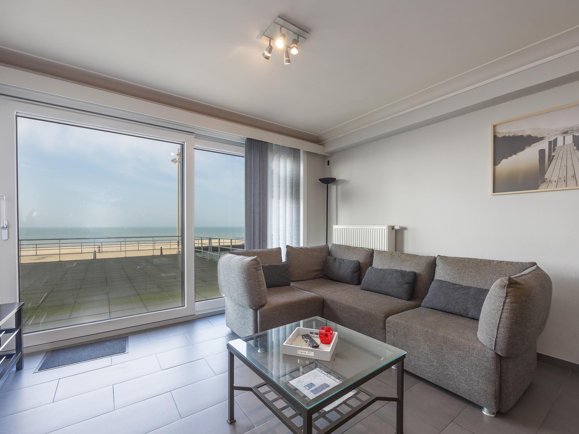 Licht appartement op de zeedijk met terras in Middelkerke - foto 5