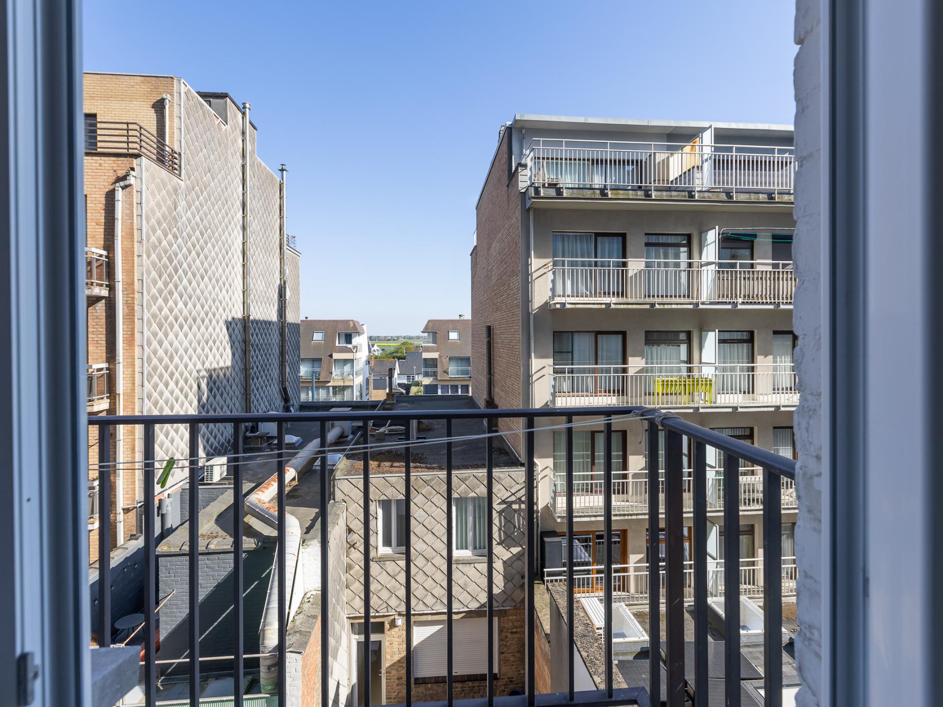 Zonovergoten appartement met panoramisch zeezicht in Middelkerke - foto 11