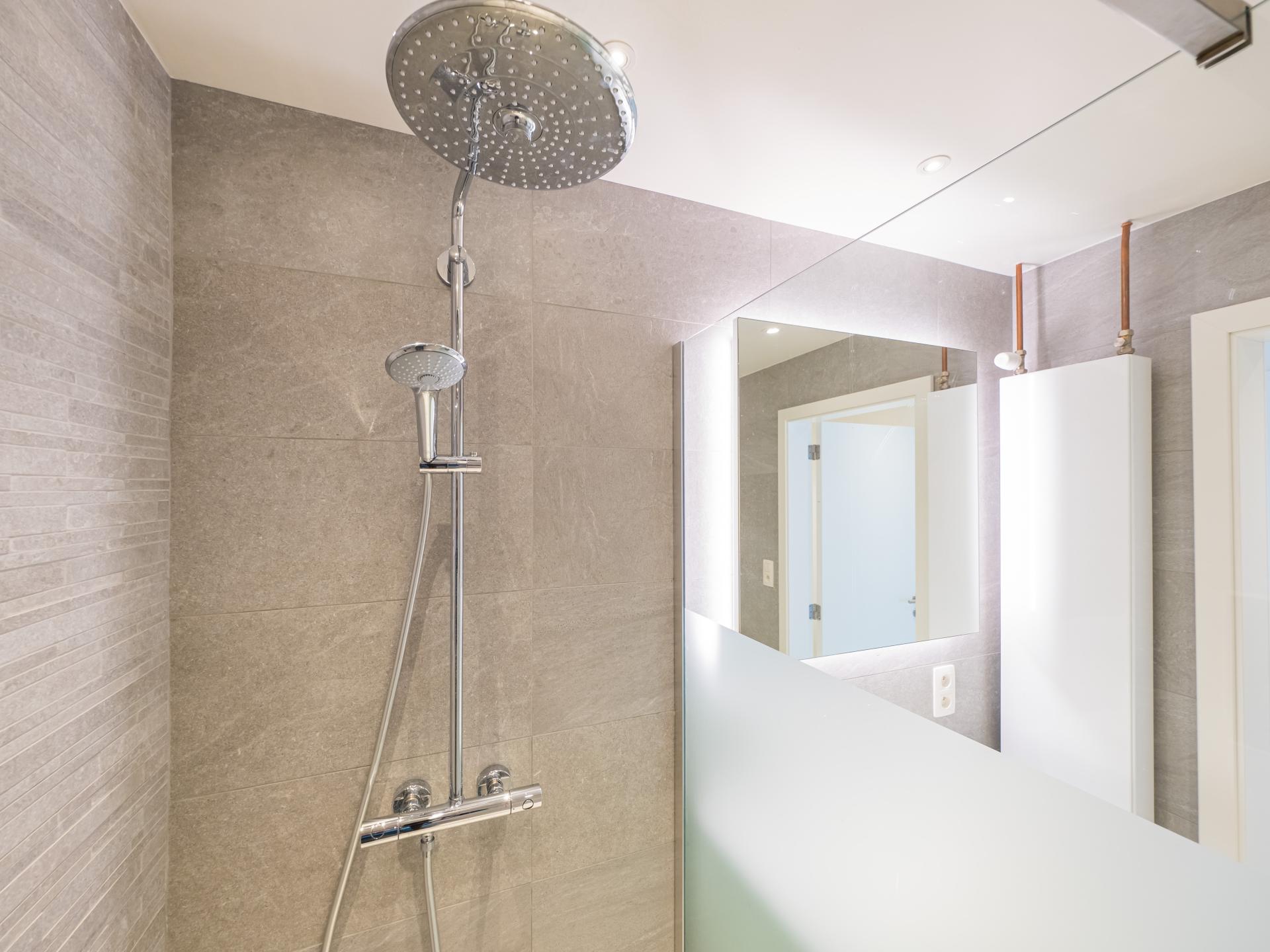 Lichtrijk hoekappartement met frontaal zeezicht in Westende - foto 12