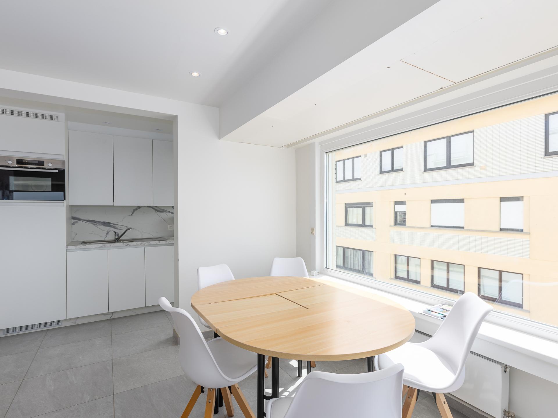 Lichtrijk hoekappartement met frontaal zeezicht in Westende - foto 6