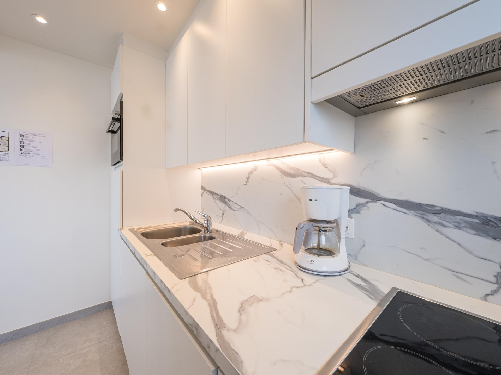 Lichtrijk hoekappartement met frontaal zeezicht in Westende - foto 8