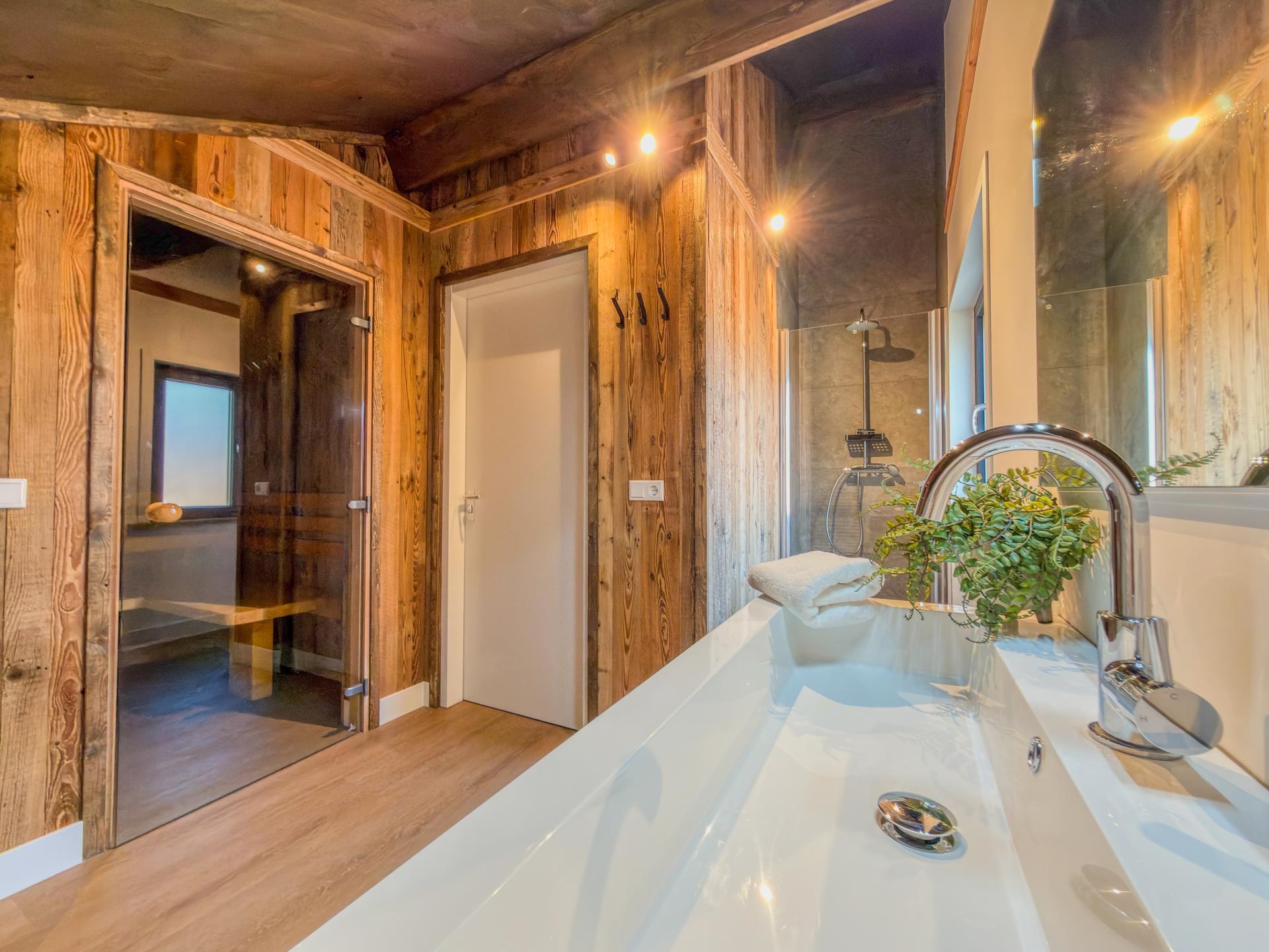 Luxe chalet met sauna en uitzicht op de Afritzer See – 8 personen - foto 13