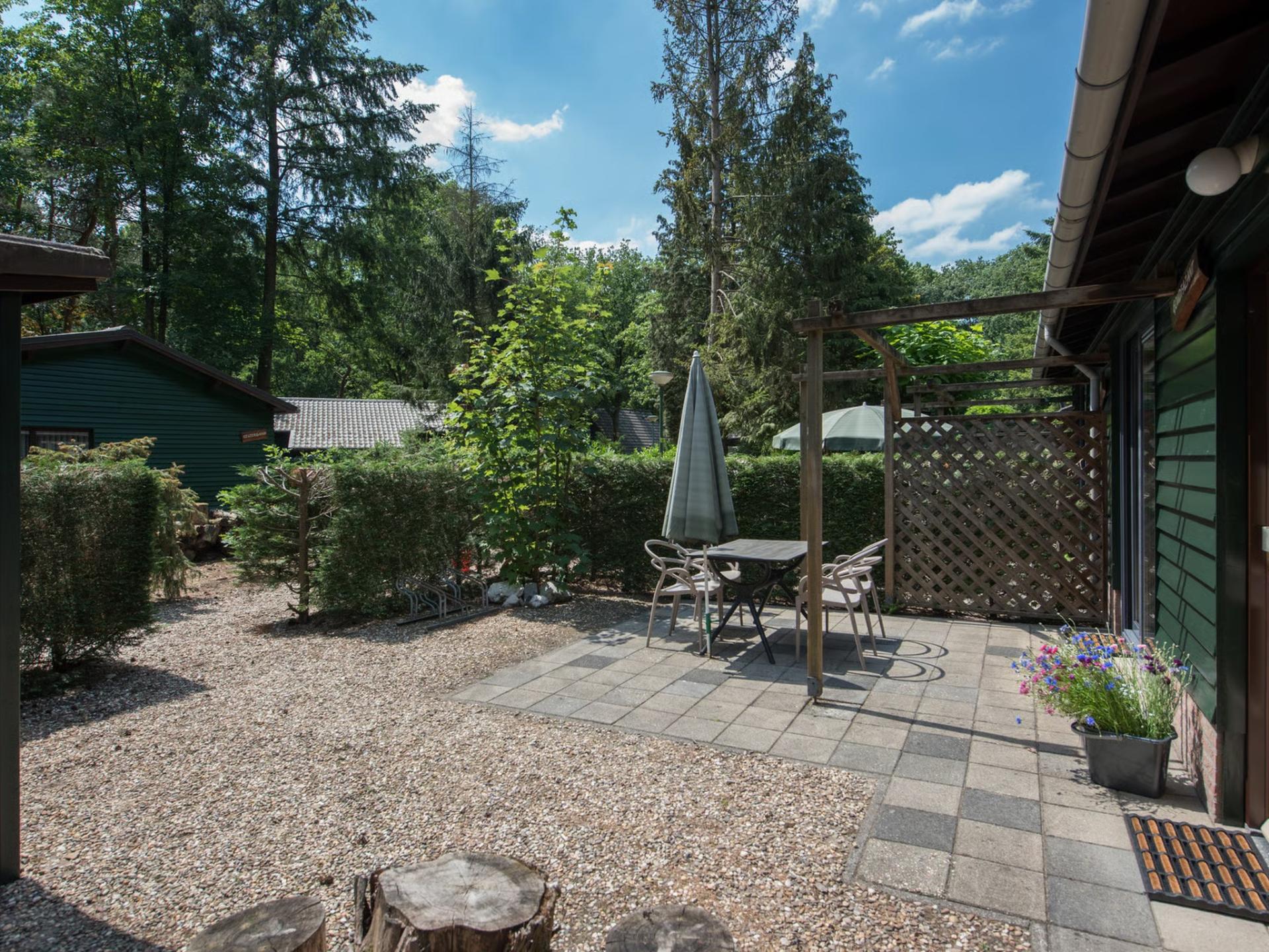 Knusse bungalow voor 2 in het groen van Heesch, dichtbij natuur en centrum - foto 2