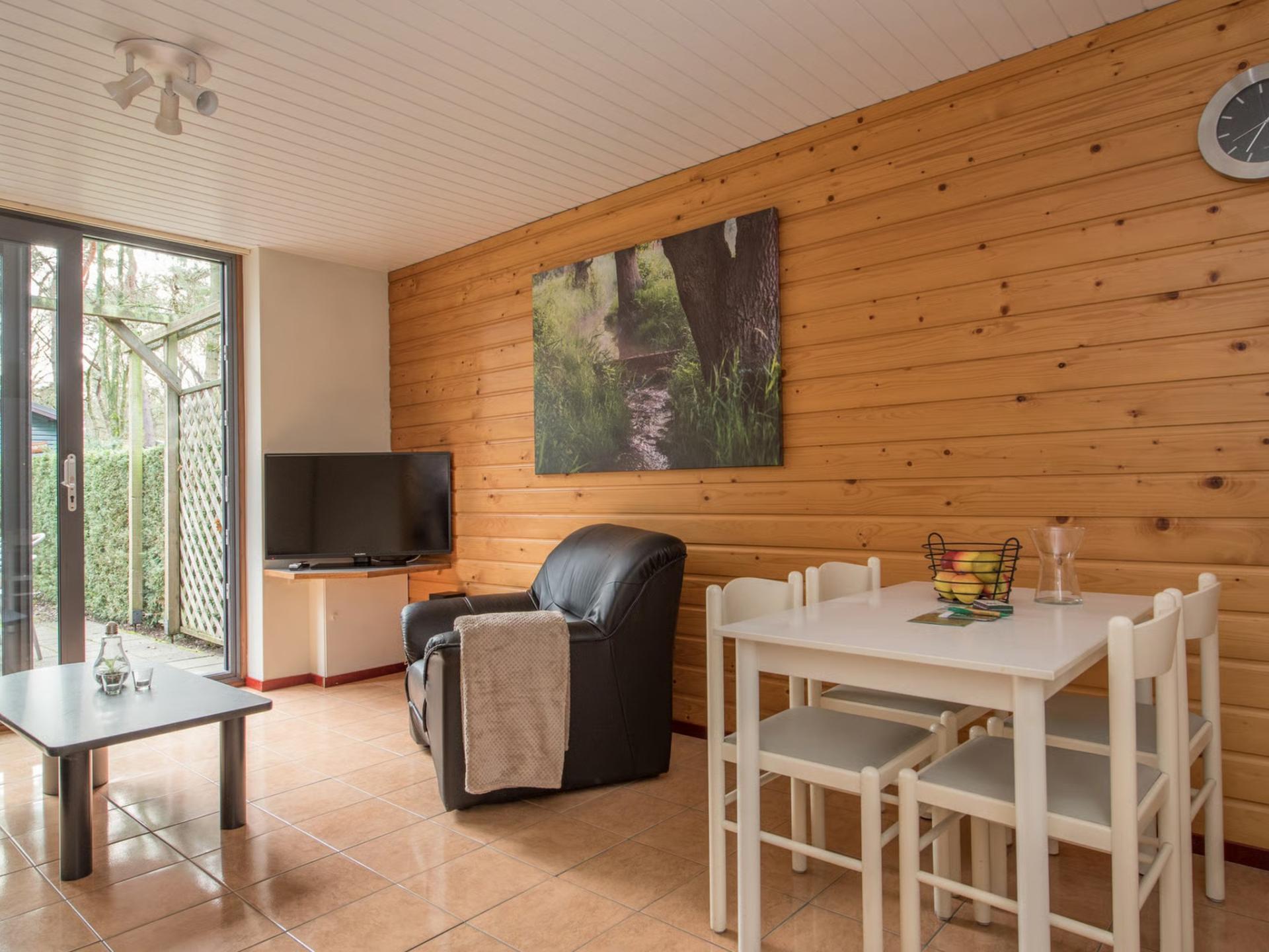 Knusse bungalow voor 2 in het groen van Heesch, dichtbij natuur en centrum - foto 3