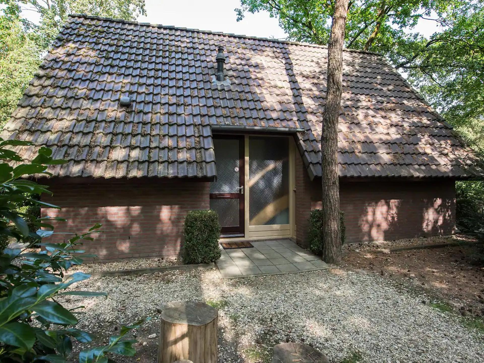Vrijstaande Oeverzwaluw: luxe lodge aan de vijver in Heesch - foto 14