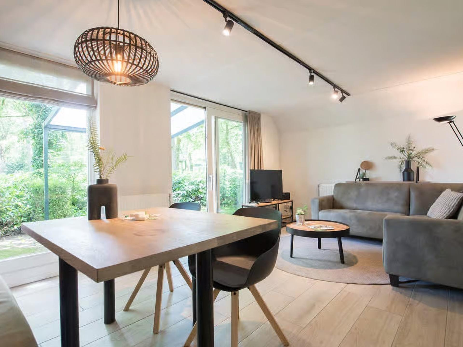 Vrijstaande Oeverzwaluw: luxe lodge aan de vijver in Heesch - foto 3