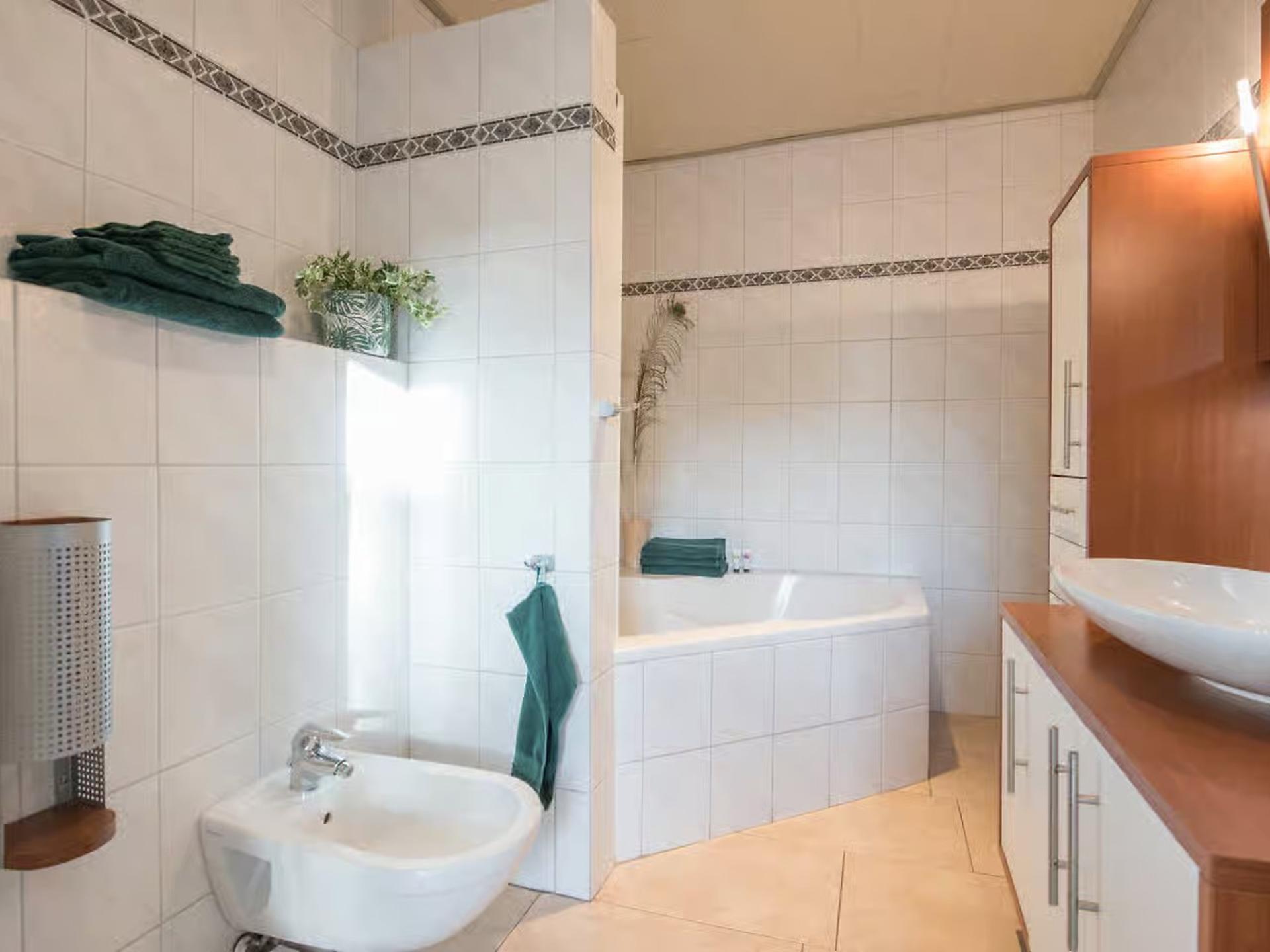 Luxe villa met ligbad en vrij uitzicht voor 4 in Heesch - foto 11
