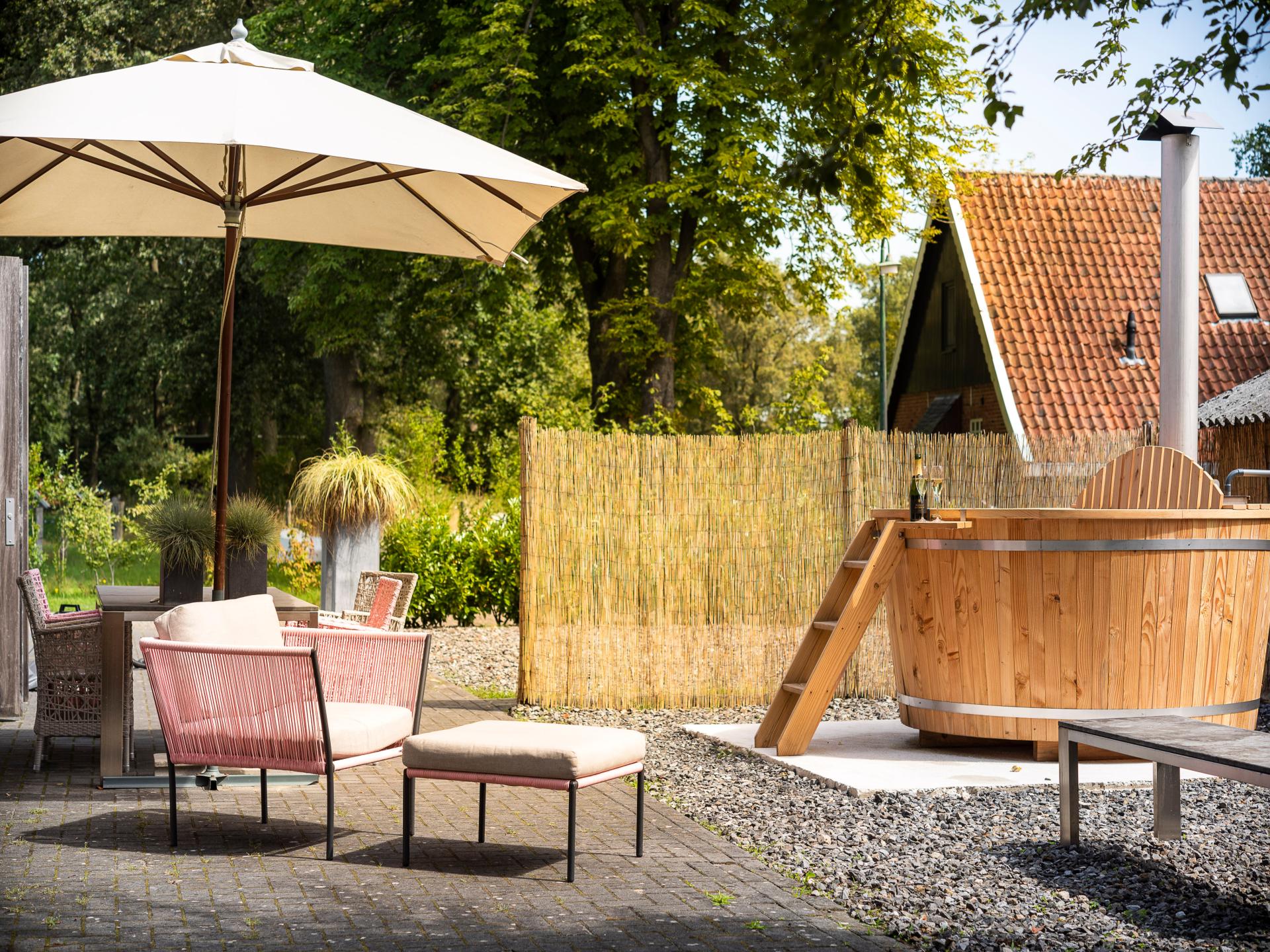 Drie sfeervolle vakantiewoningen met sauna en hottub op rustig Twents erf - foto 18