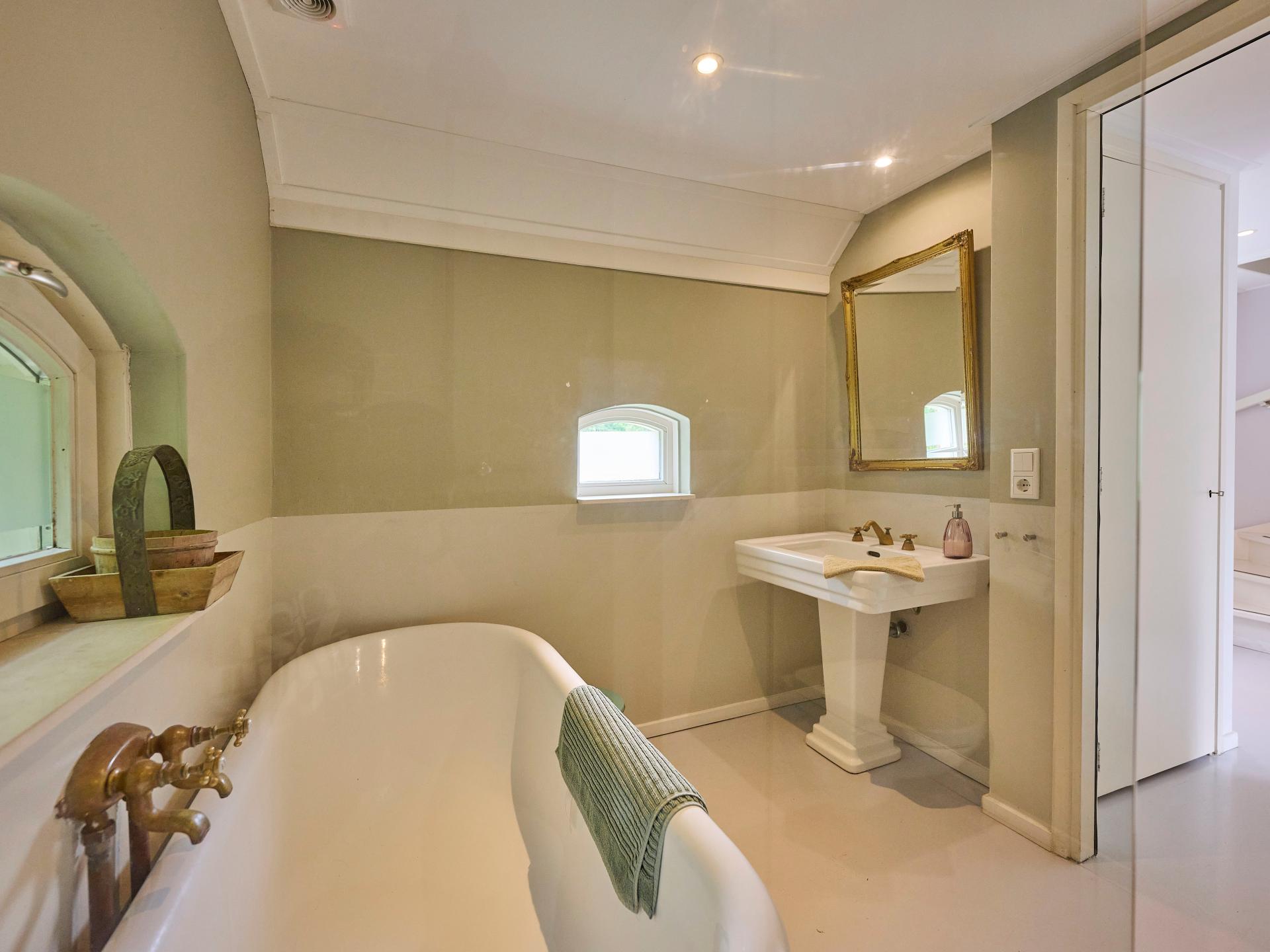 Drie sfeervolle vakantiewoningen met sauna en hottub op rustig Twents erf - foto 60